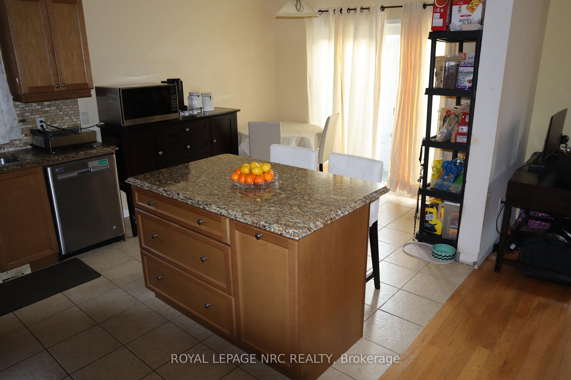 Photo 12 of 28 Dulverton Drive, Brampton, Northwest Brampton — HOMEH