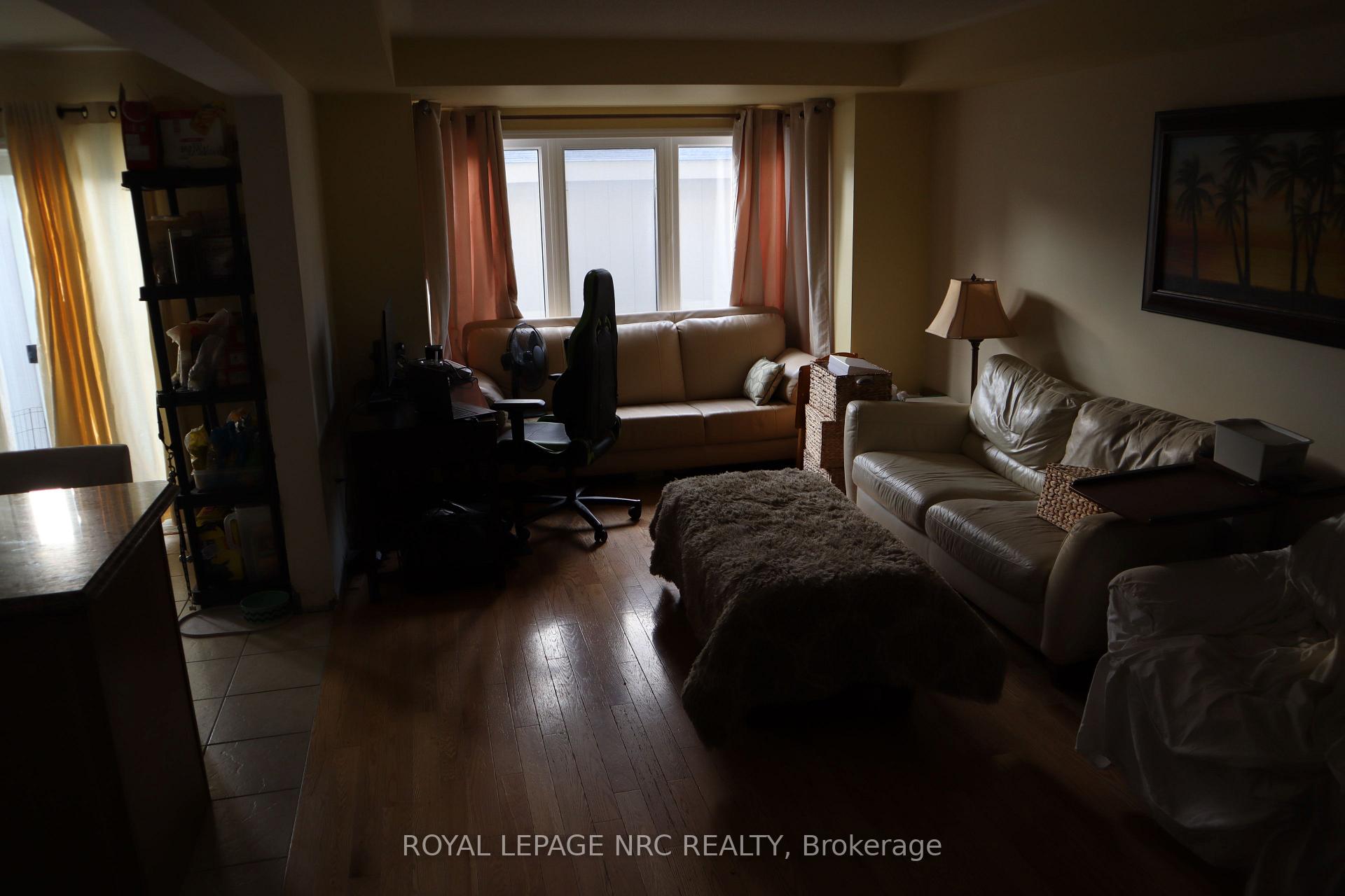 Photo 13 of 28 Dulverton Drive, Brampton, Northwest Brampton — HOMEH