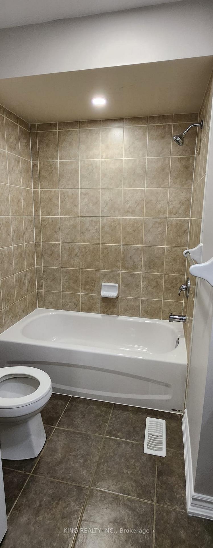 Photo 31 of 86 Magdalene Crescent S, Brampton, Heart Lake East — HOMEH