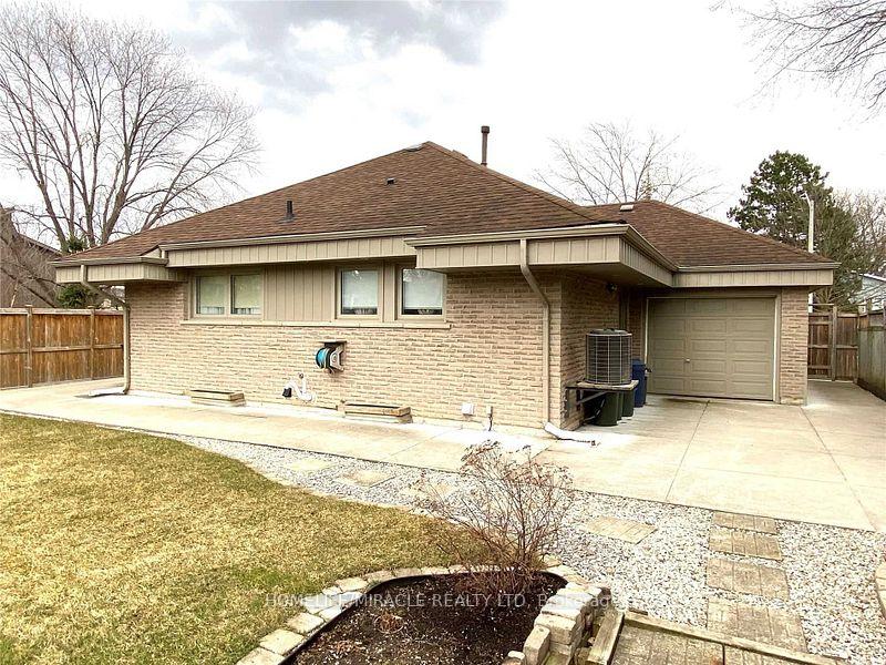 Photo 2 of 46 Alpha Mills Road, Mississauga, Streetsville — HOMEH