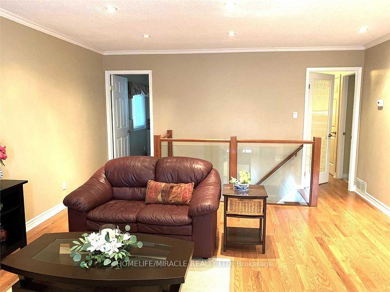 Photo 8 of 46 Alpha Mills Road, Mississauga, Streetsville — HOMEH