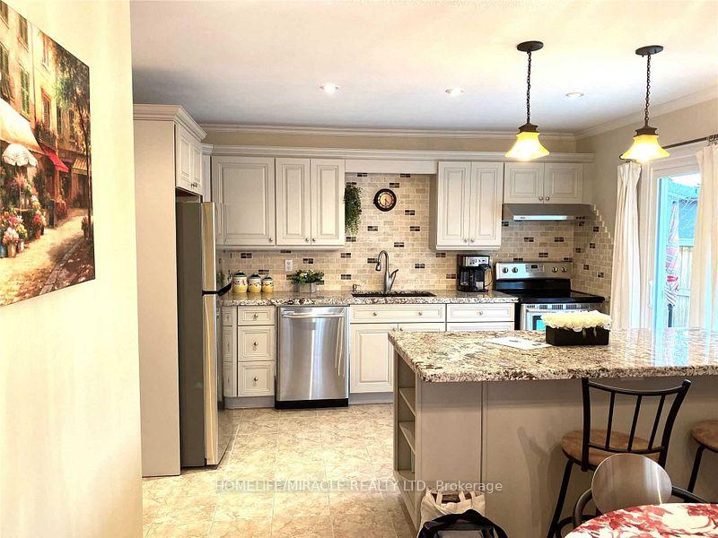 Photo 11 of 46 Alpha Mills Road, Mississauga, Streetsville — HOMEH