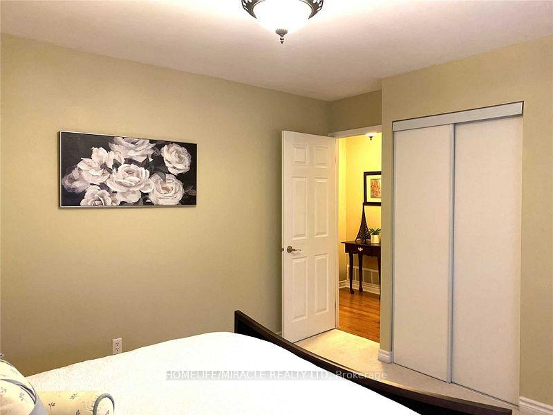 Photo 17 of 46 Alpha Mills Road, Mississauga, Streetsville — HOMEH