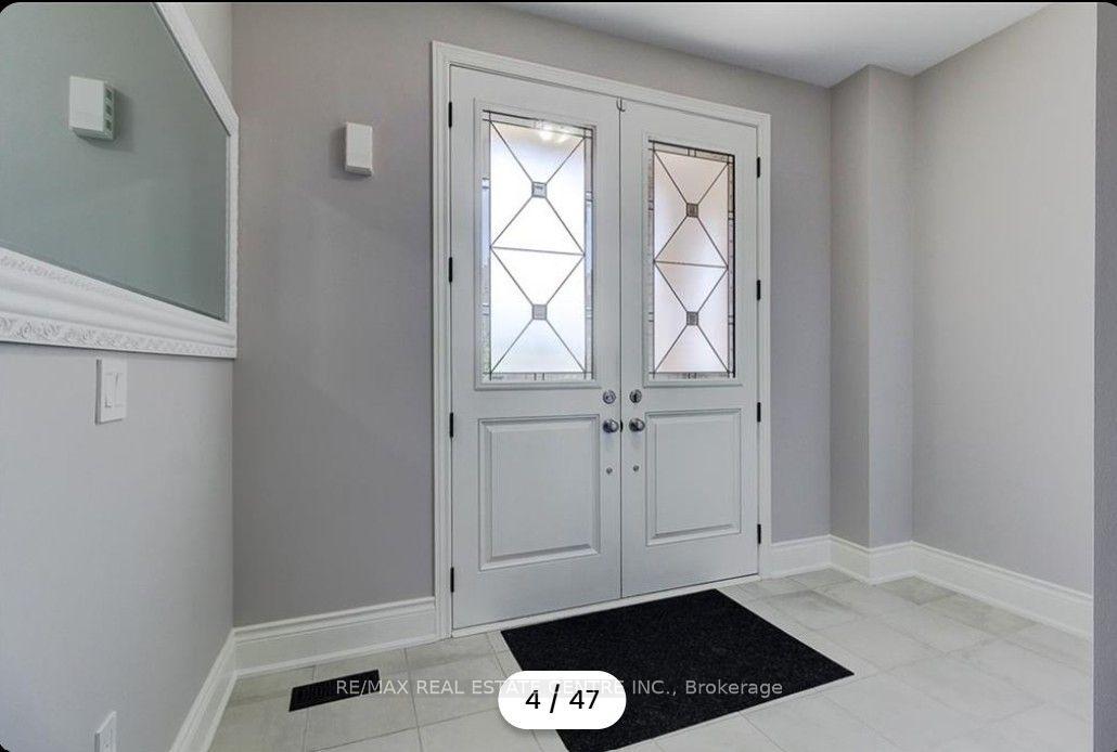 Photo 4 of Unit Ancaster, 15 Heming Trail, Hamilton, Ancaster — HOMEH