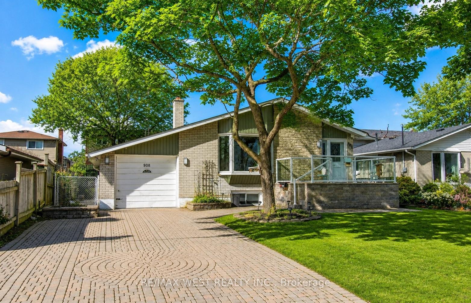 Photo 1 of 908 Lynx Avenue, Pickering, West Shore — HOMEH