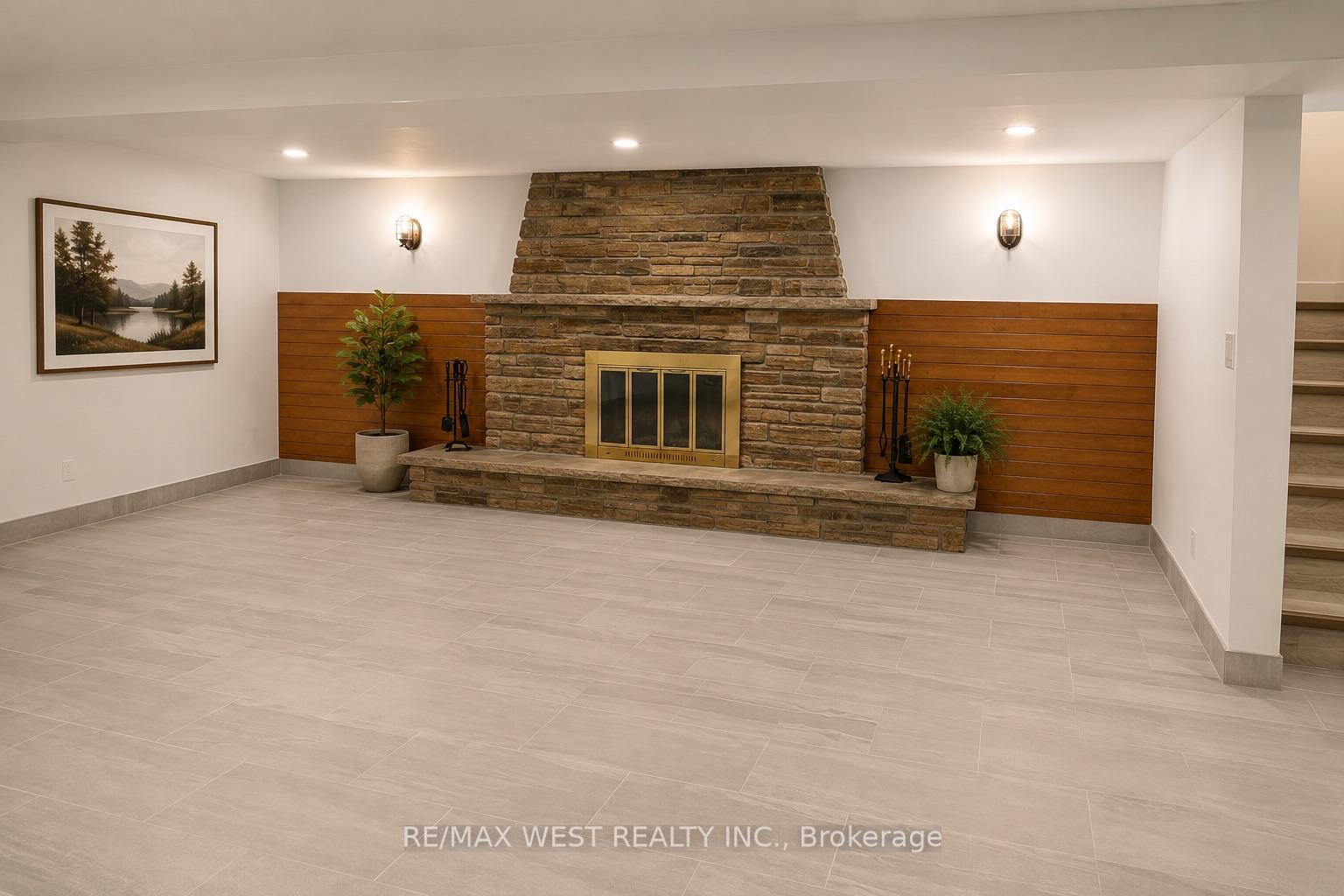 Photo 4 of 908 Lynx Avenue, Pickering, West Shore — HOMEH