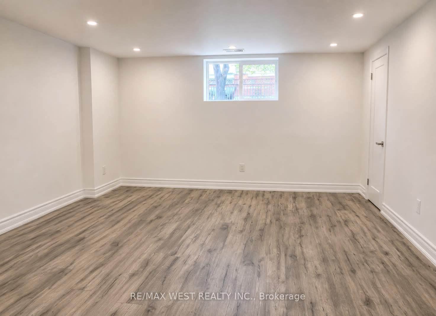 Photo 8 of 908 Lynx Avenue, Pickering, West Shore — HOMEH