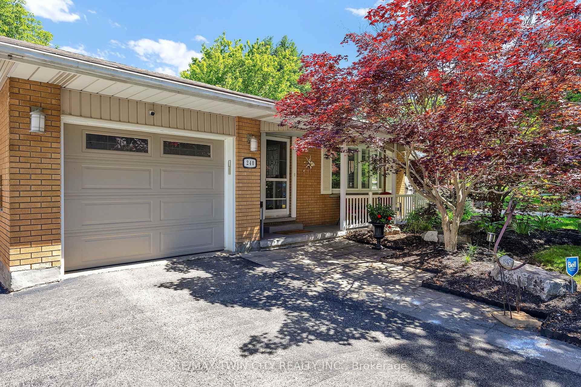 Photo 2 of 240 Willowdale Avenue, Waterloo, Lincoln Village — HOMEH