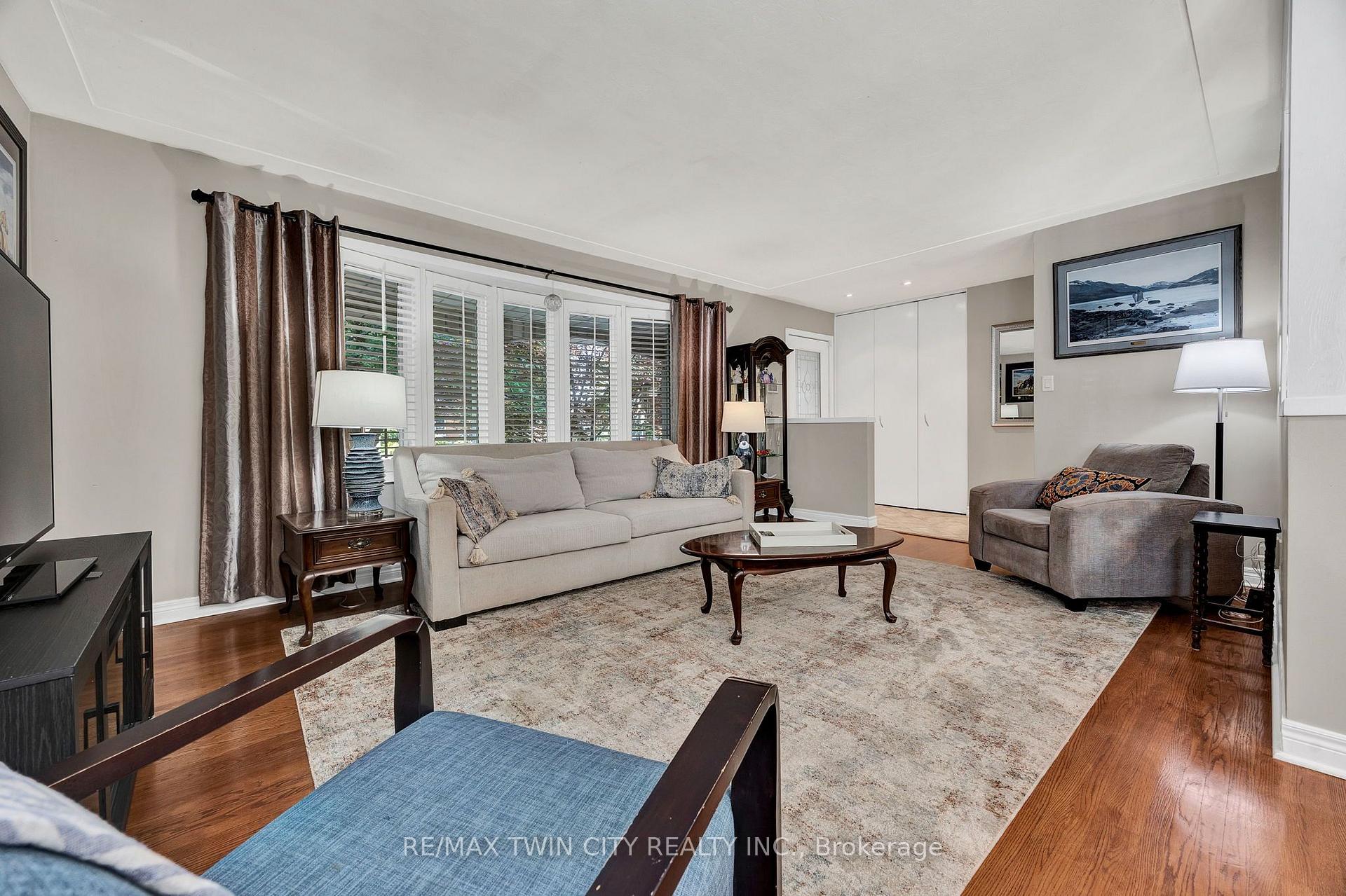 Photo 5 of 240 Willowdale Avenue, Waterloo, Lincoln Village — HOMEH