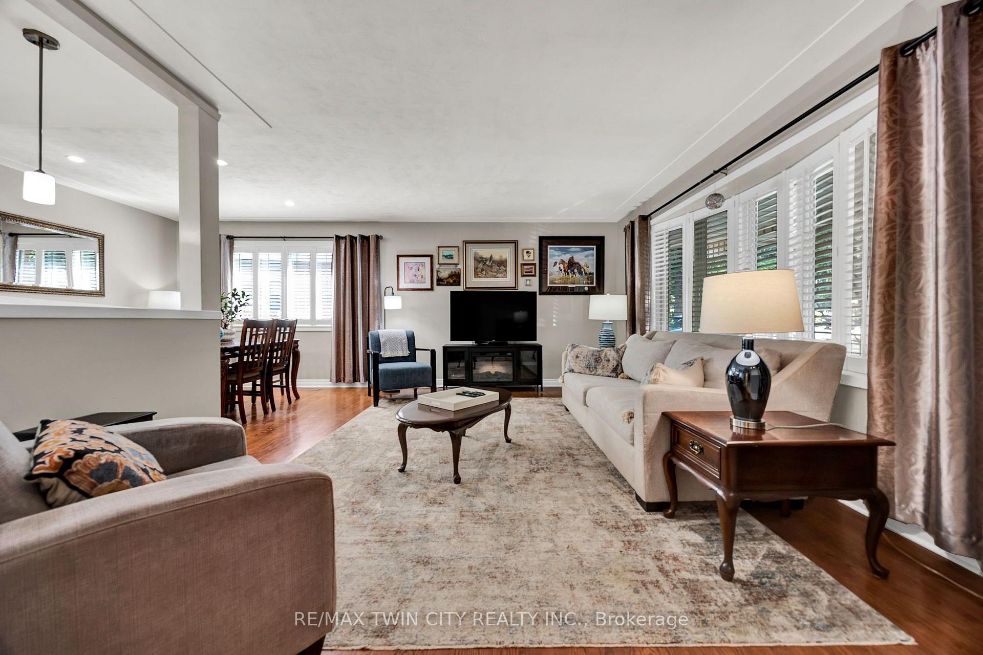 Photo 6 of 240 Willowdale Avenue, Waterloo, Lincoln Village — HOMEH