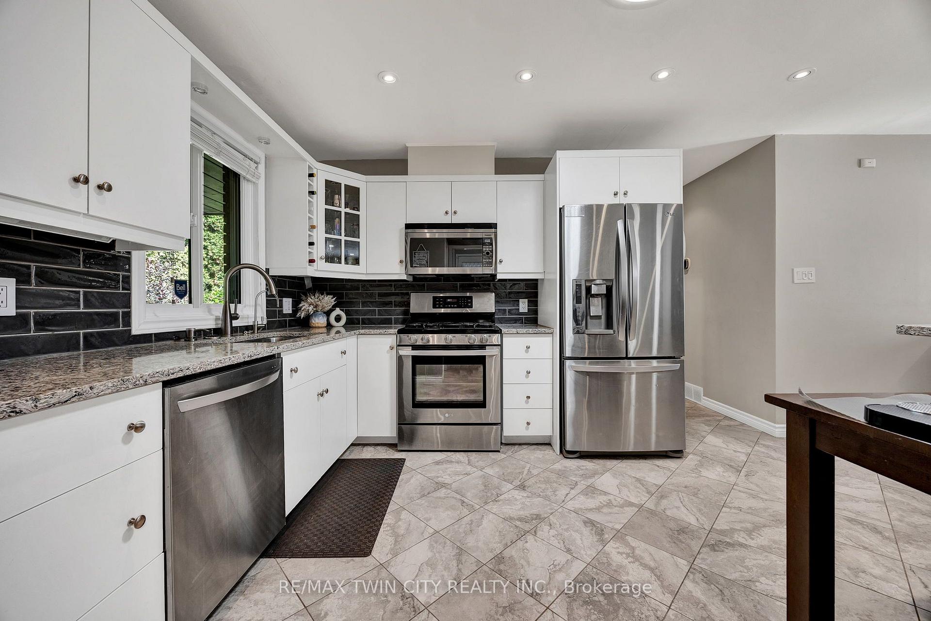Photo 8 of 240 Willowdale Avenue, Waterloo, Lincoln Village — HOMEH