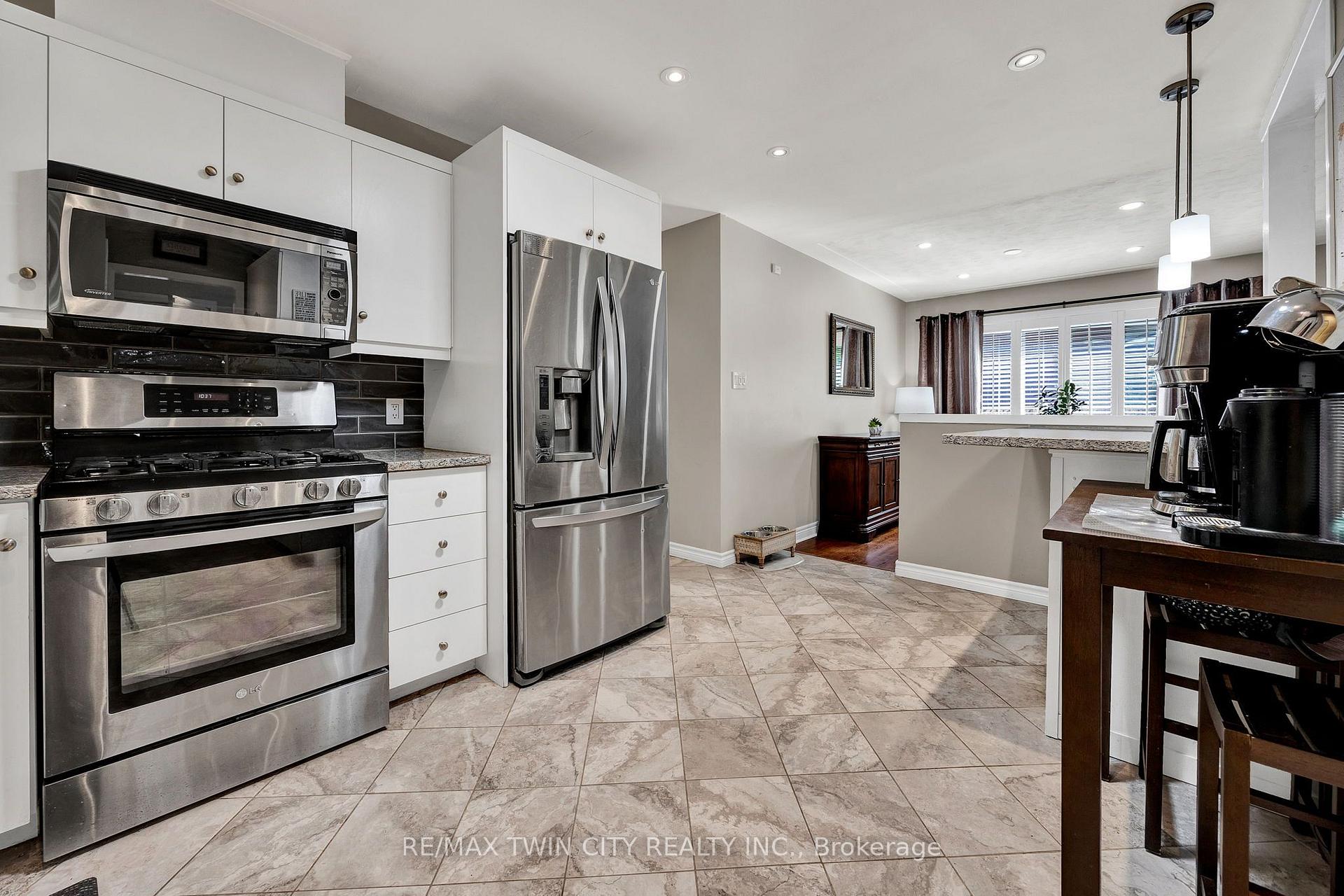 Photo 9 of 240 Willowdale Avenue, Waterloo, Lincoln Village — HOMEH