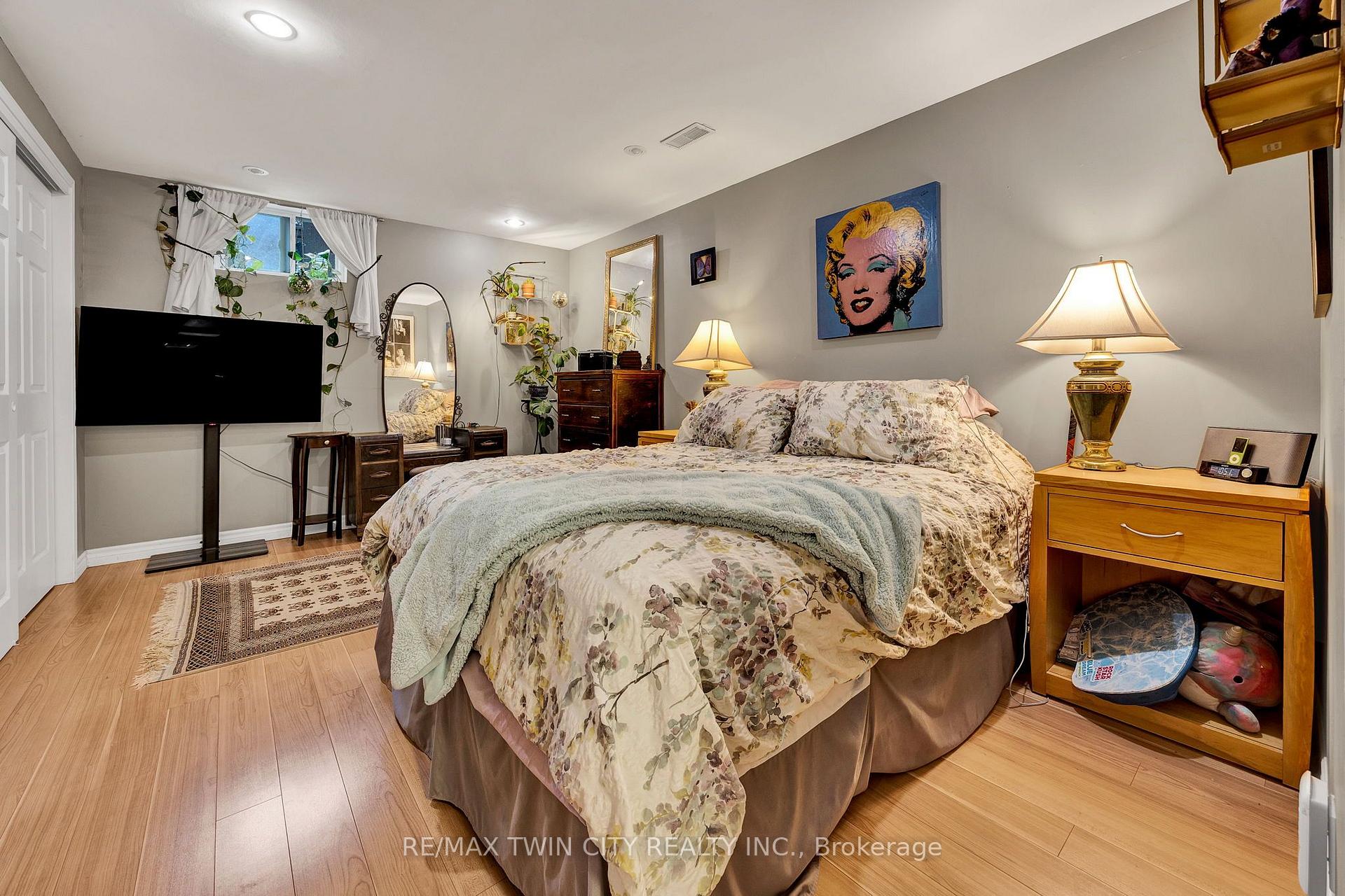 Photo 19 of 240 Willowdale Avenue, Waterloo, Lincoln Village — HOMEH