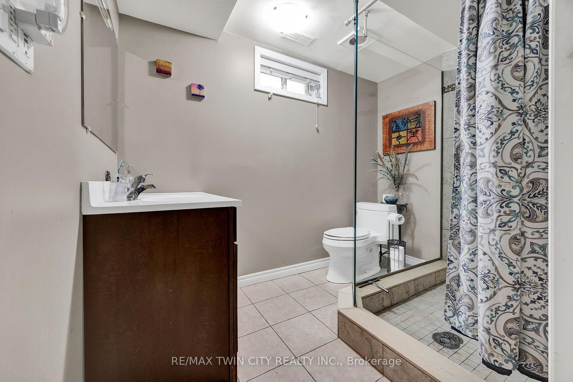 Photo 21 of 240 Willowdale Avenue, Waterloo, Lincoln Village — HOMEH