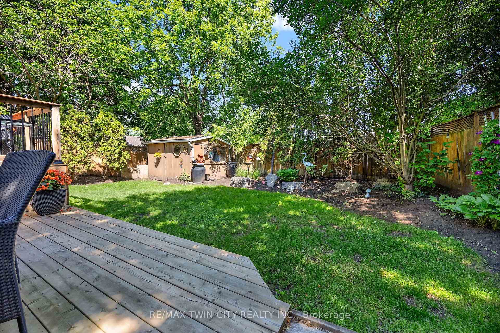 Photo 24 of 240 Willowdale Avenue, Waterloo, Lincoln Village — HOMEH