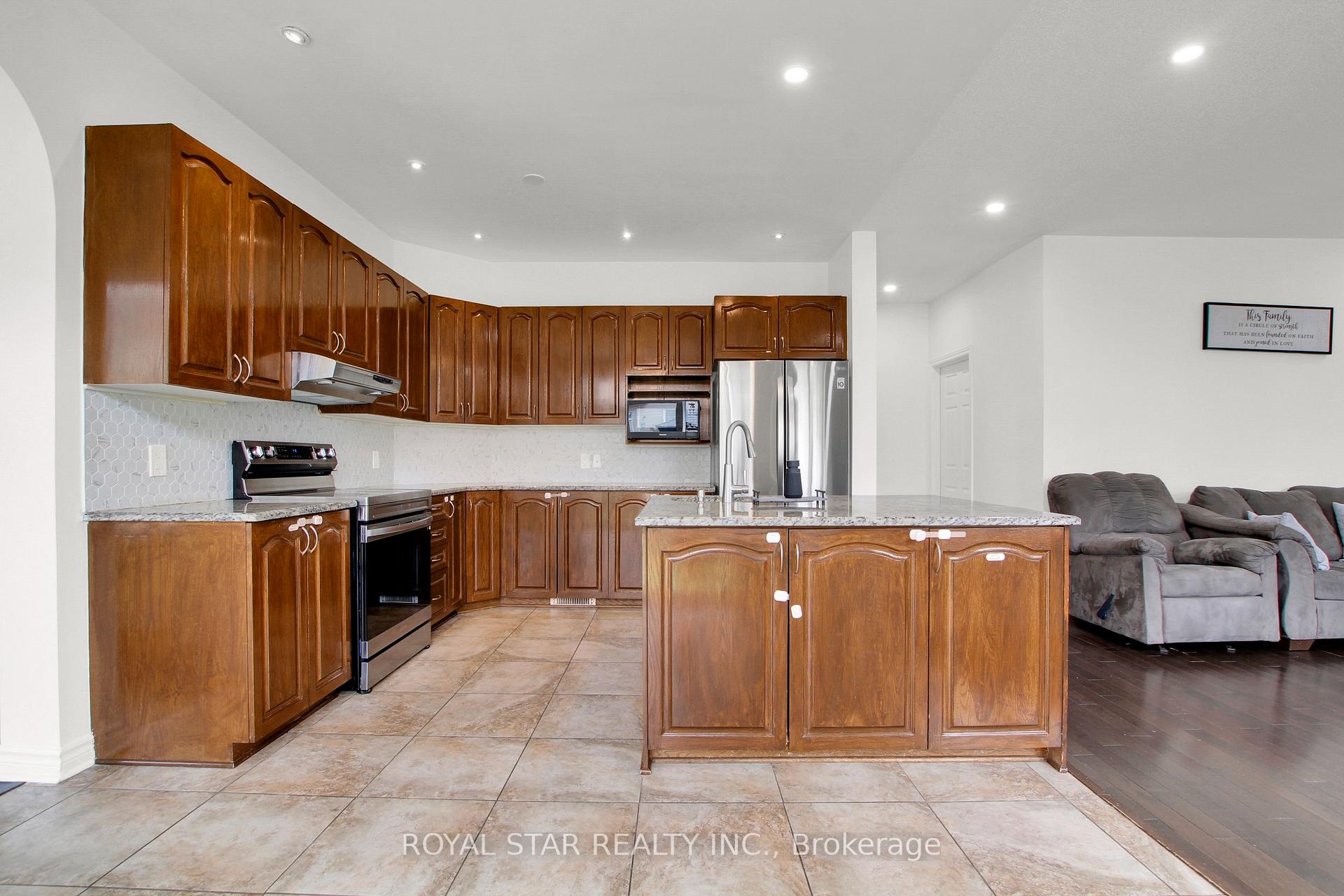 Photo 12 of Unit 1, 115 Tapestry Drive, Ottawa, Barrhaven - Strandherd — HOMEH