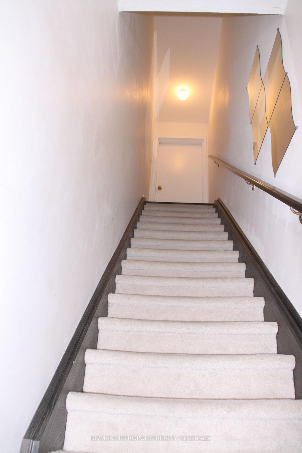 Photo 3 of Unit 31, 2127 Bur Oak Avenue, Markham, Greensborough — HOMEH