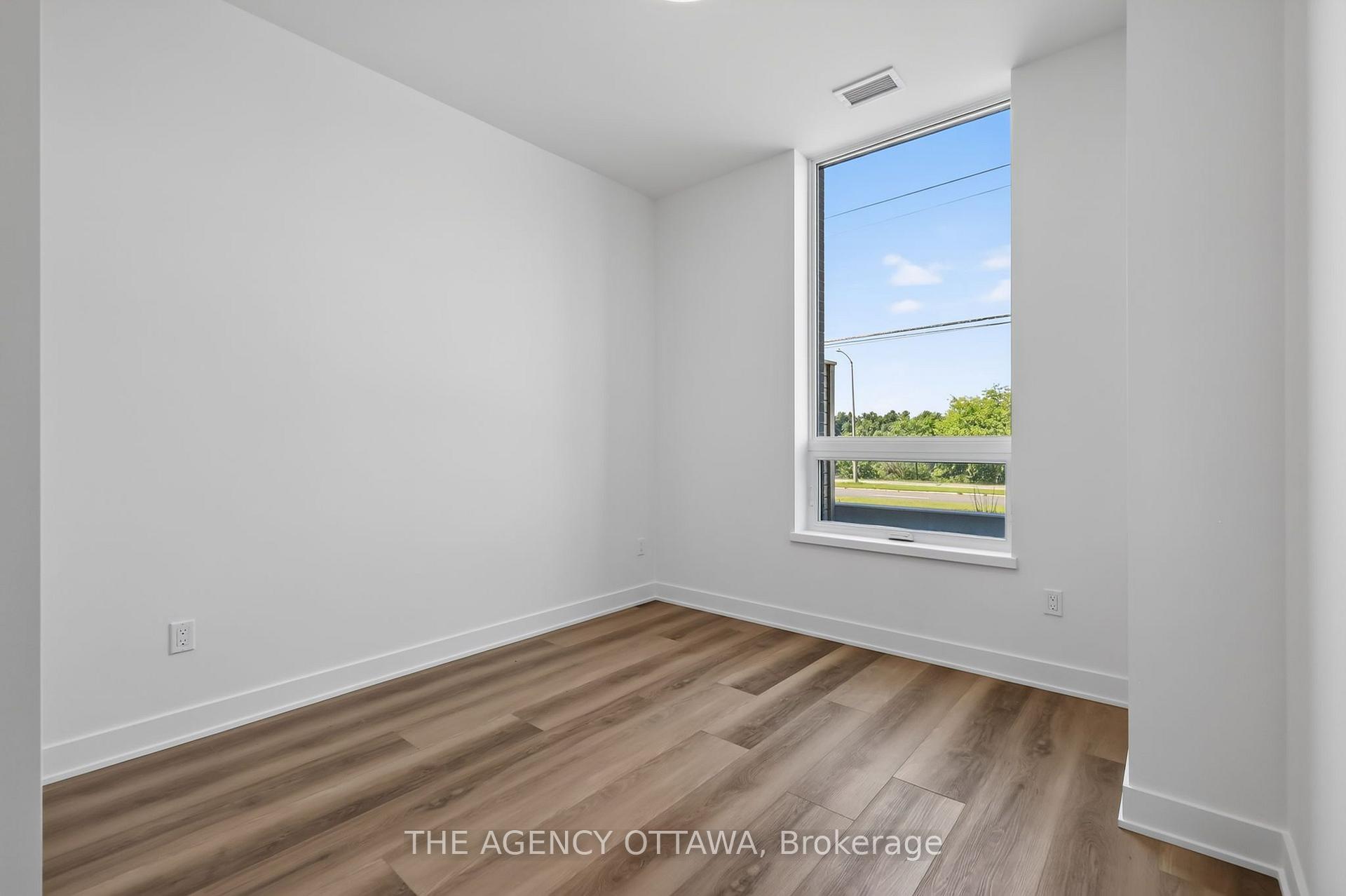 Photo 11 of Unit 105, 3085 Riverside Drive, Ottawa, Mooneys Bay/Riverside Park — HOMEH