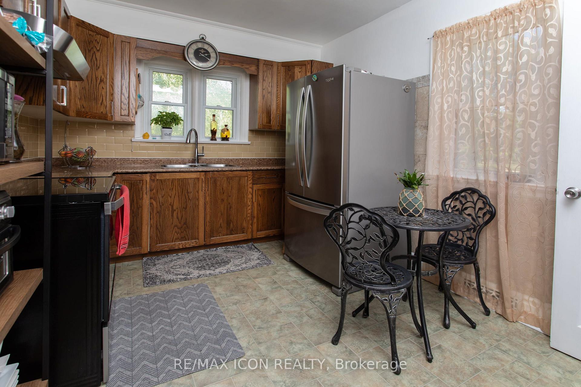 Photo 9 of 299 Park Street, Kitchener, KW Hospital — HOMEH