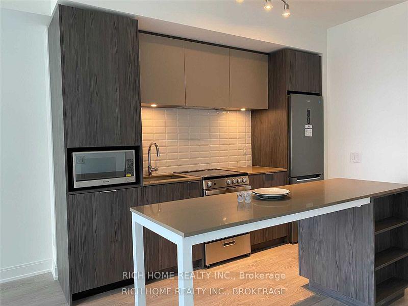 Photo 9 of 70 Annie craig Drive, Etobicoke, Mimico — HOMEH