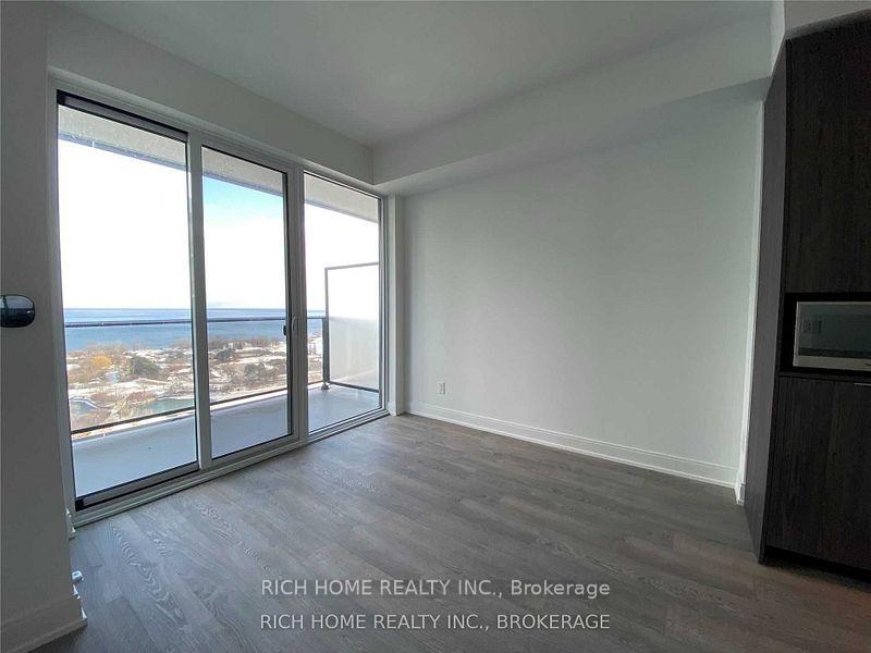 Photo 13 of 70 Annie craig Drive, Etobicoke, Mimico — HOMEH