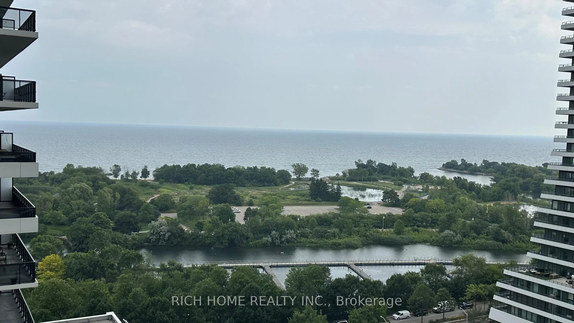 Photo 34 of 70 Annie craig Drive, Etobicoke, Mimico — HOMEH