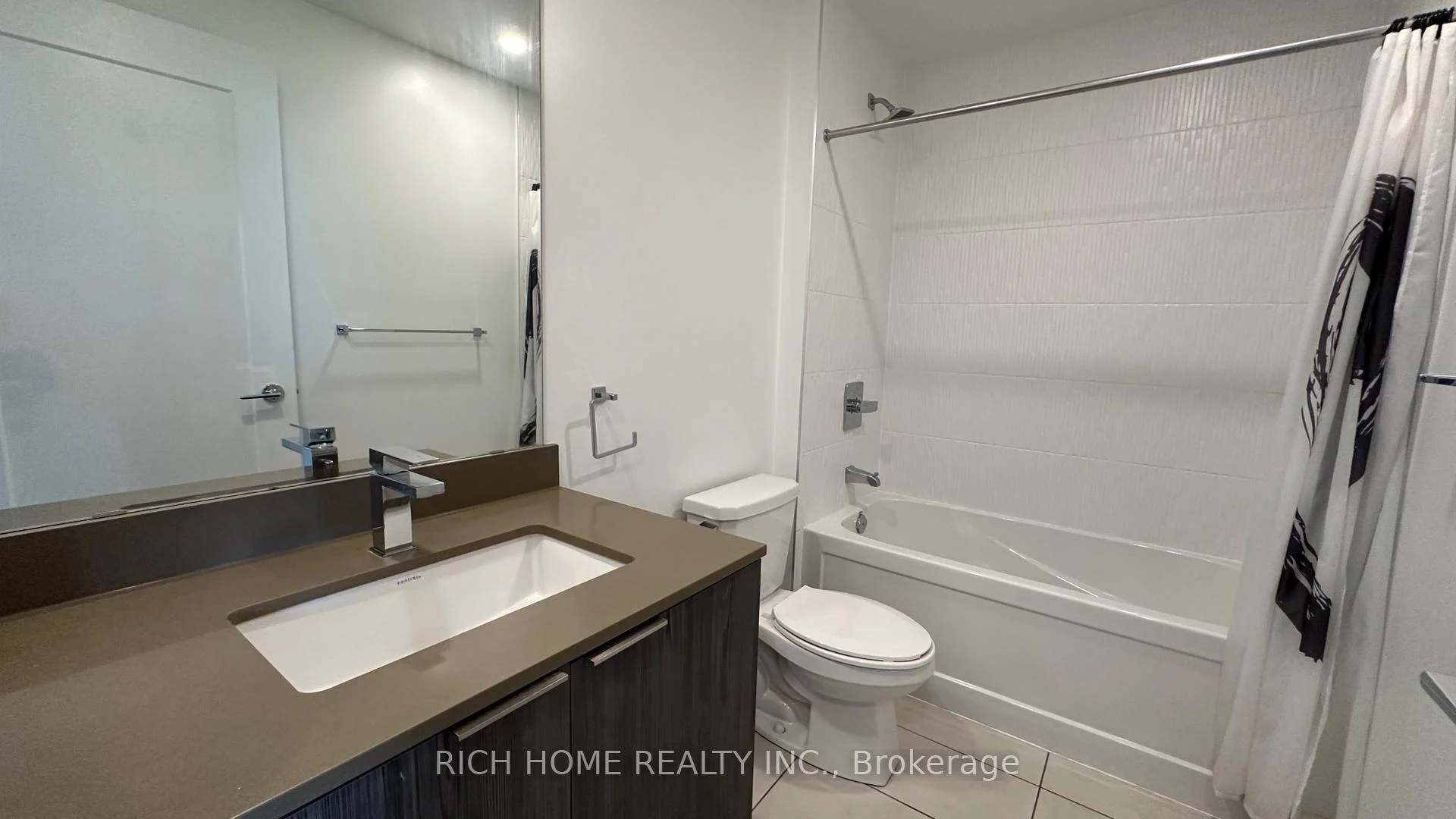 Photo 35 of 70 Annie craig Drive, Etobicoke, Mimico — HOMEH