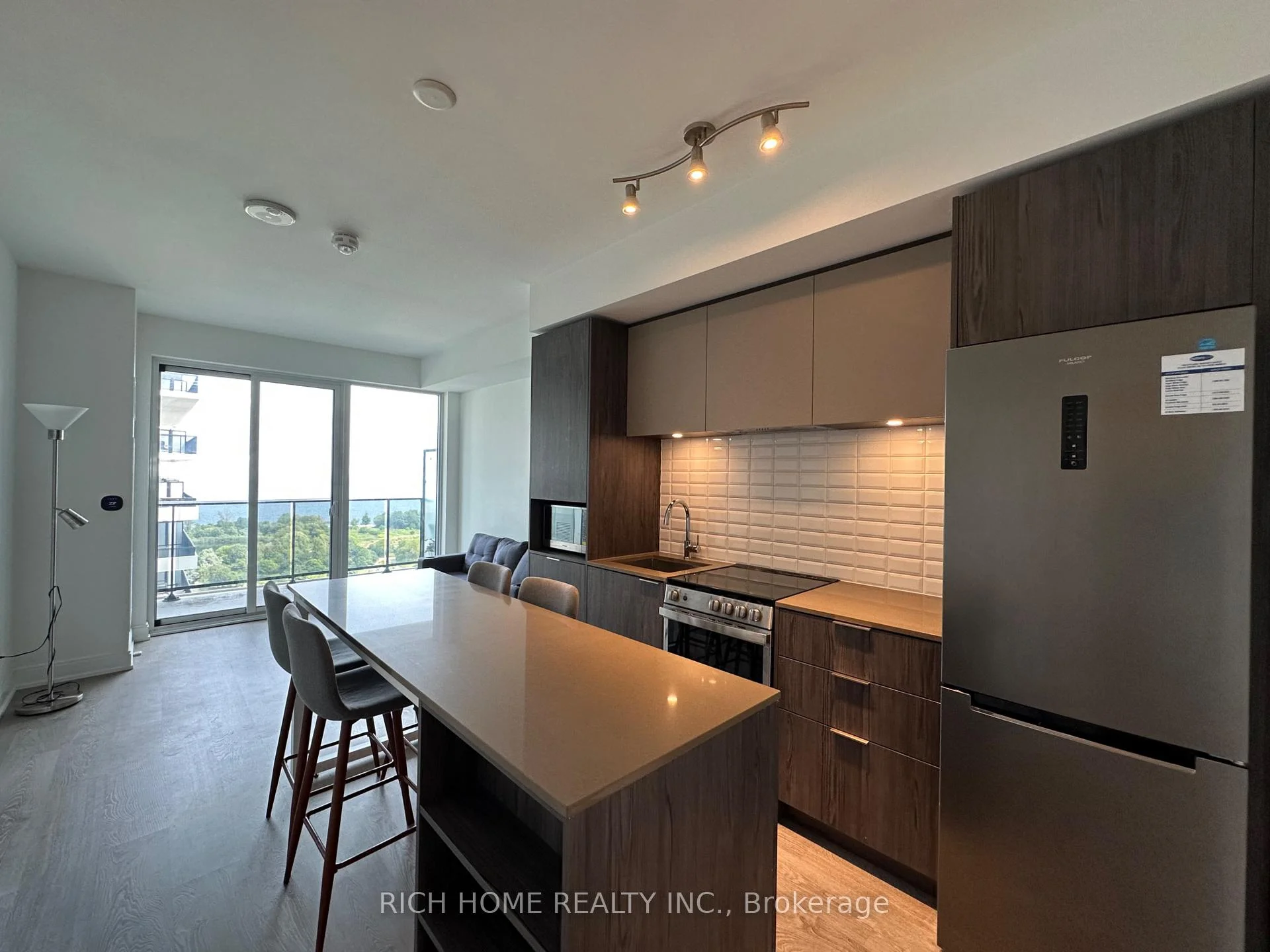 Photo 40 of 70 Annie craig Drive, Etobicoke, Mimico — HOMEH