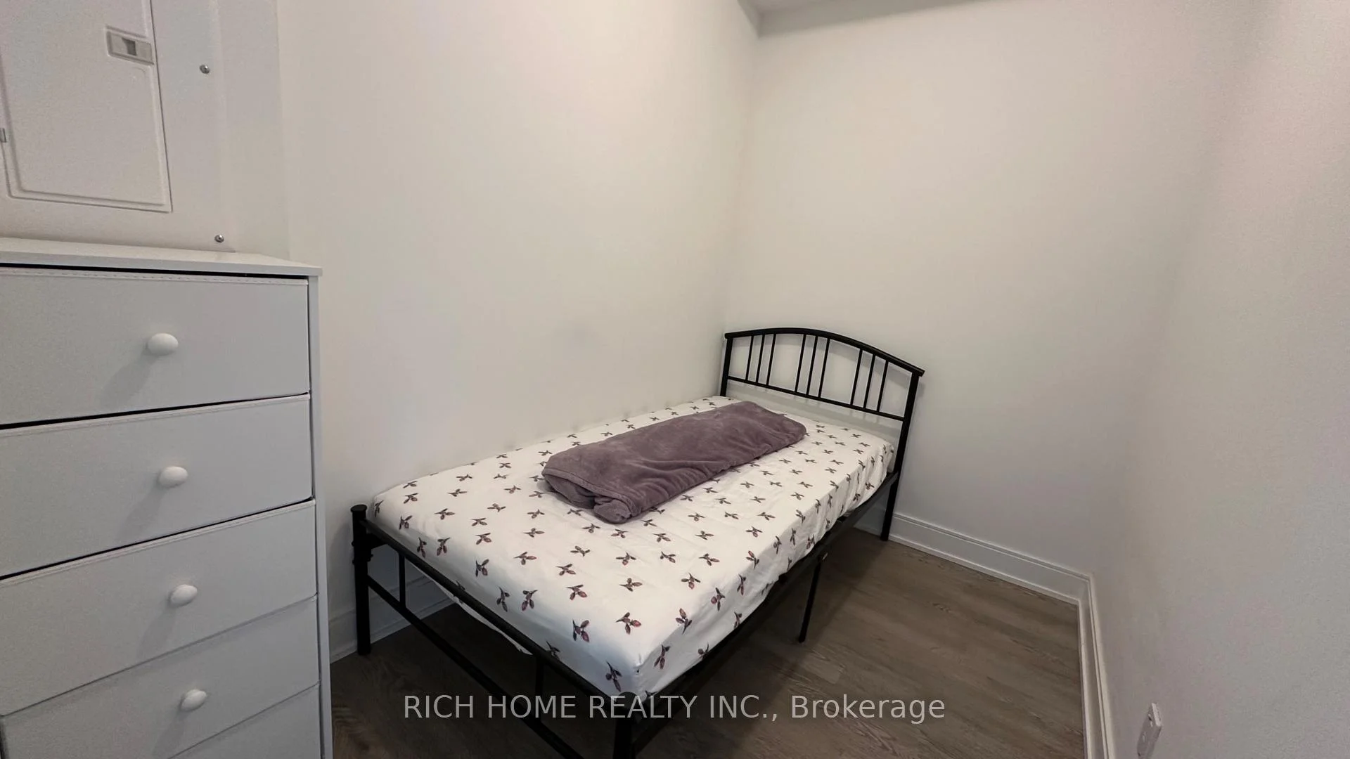 Photo 45 of 70 Annie craig Drive, Etobicoke, Mimico — HOMEH