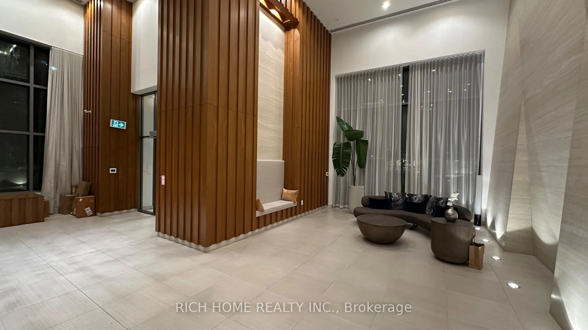 Photo 44 of 70 Annie craig Drive, Etobicoke, Mimico — HOMEH