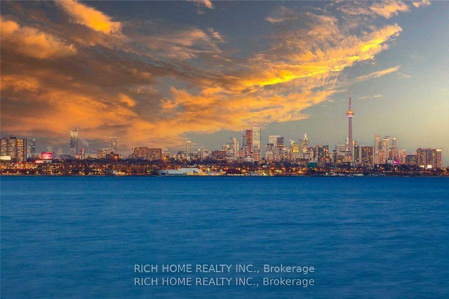 Photo 49 of 70 Annie craig Drive, Etobicoke, Mimico — HOMEH