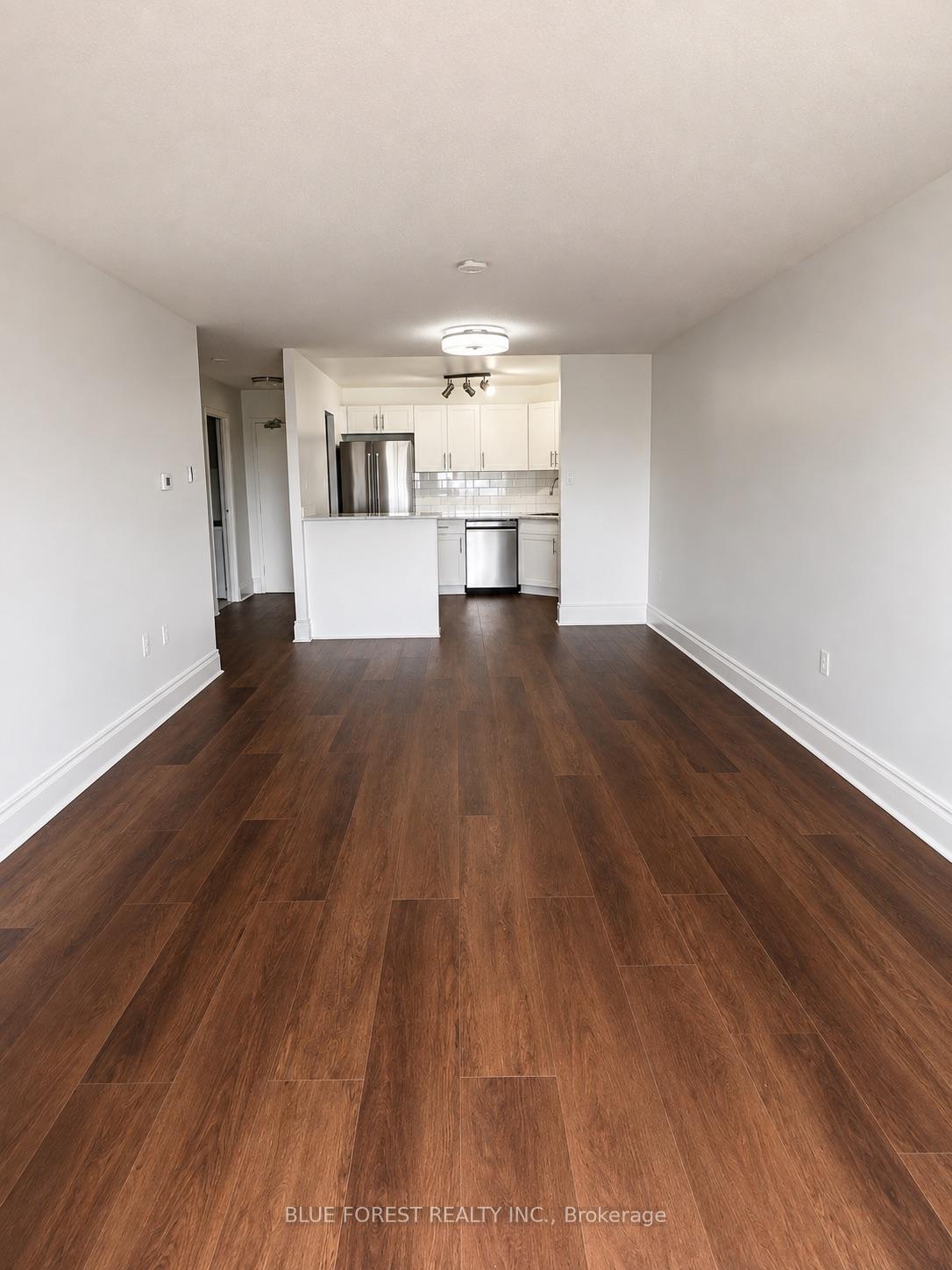 Photo 2 of Unit 906, 858 Commissioners Road E, London, South H — HOMEH