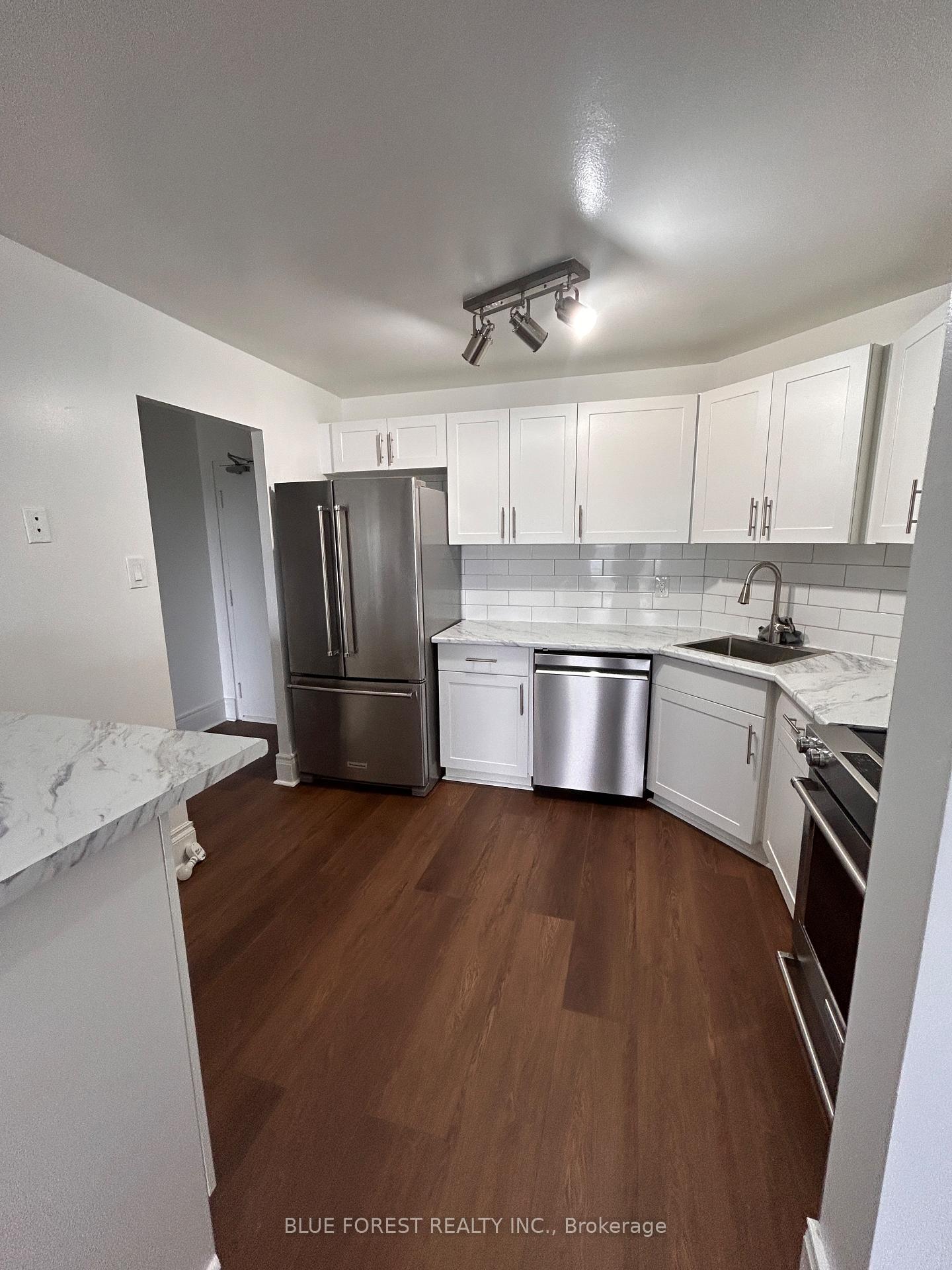 Photo 3 of Unit 906, 858 Commissioners Road E, London, South H — HOMEH