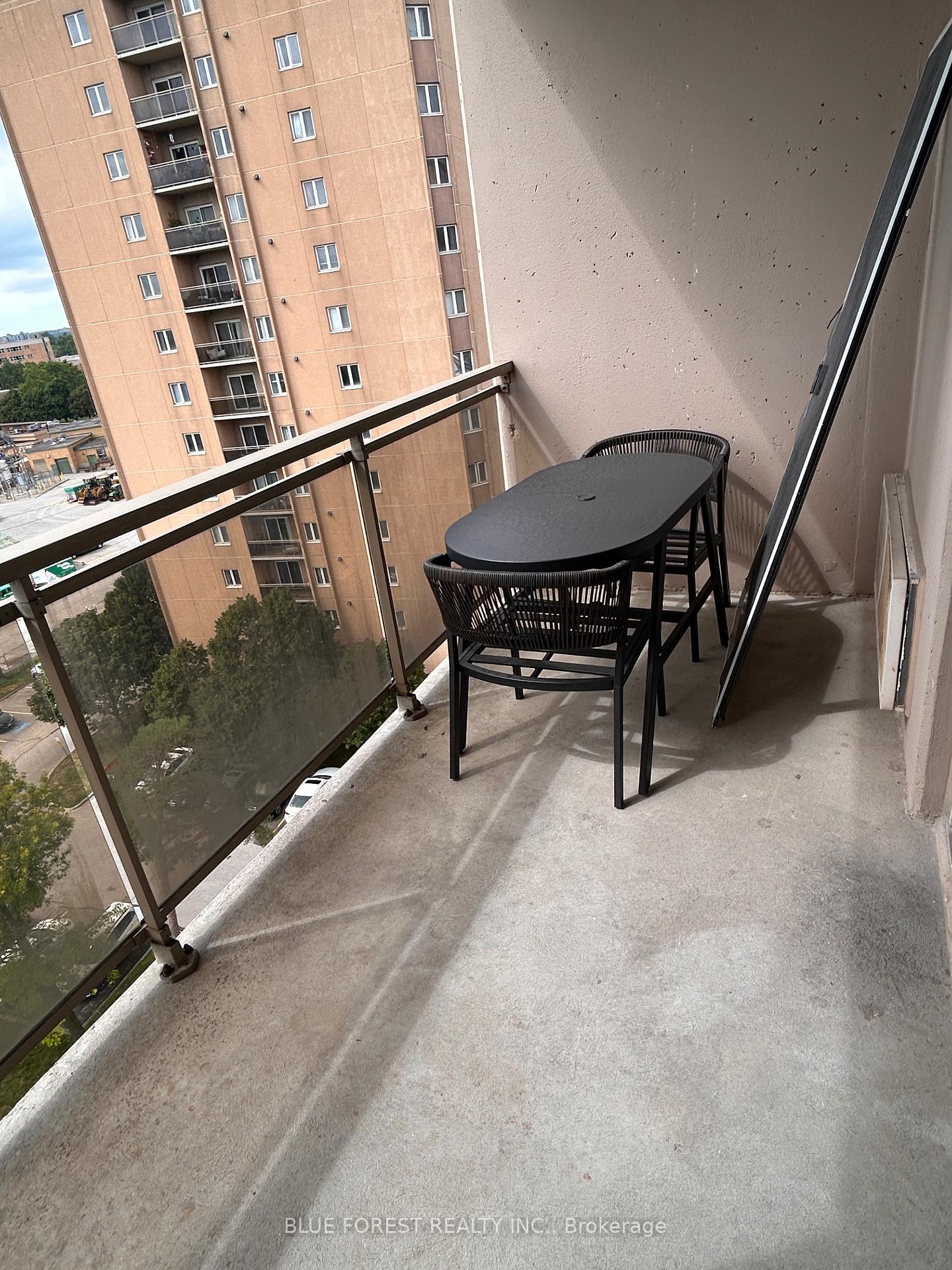 Photo 8 of Unit 906, 858 Commissioners Road E, London, South H — HOMEH