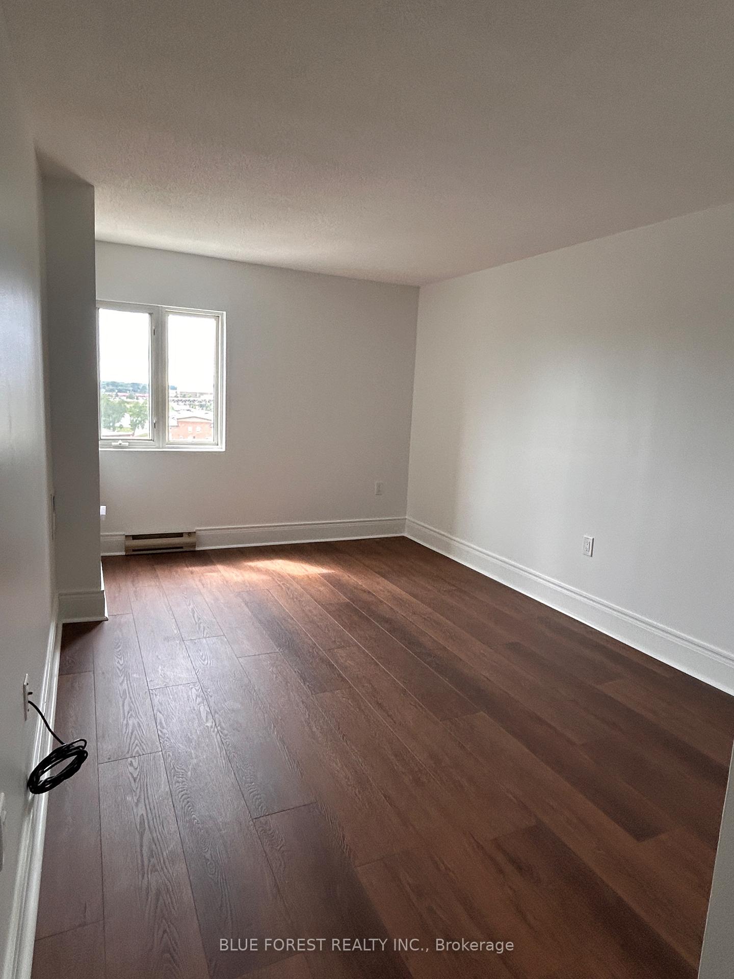 Photo 10 of Unit 906, 858 Commissioners Road E, London, South H — HOMEH