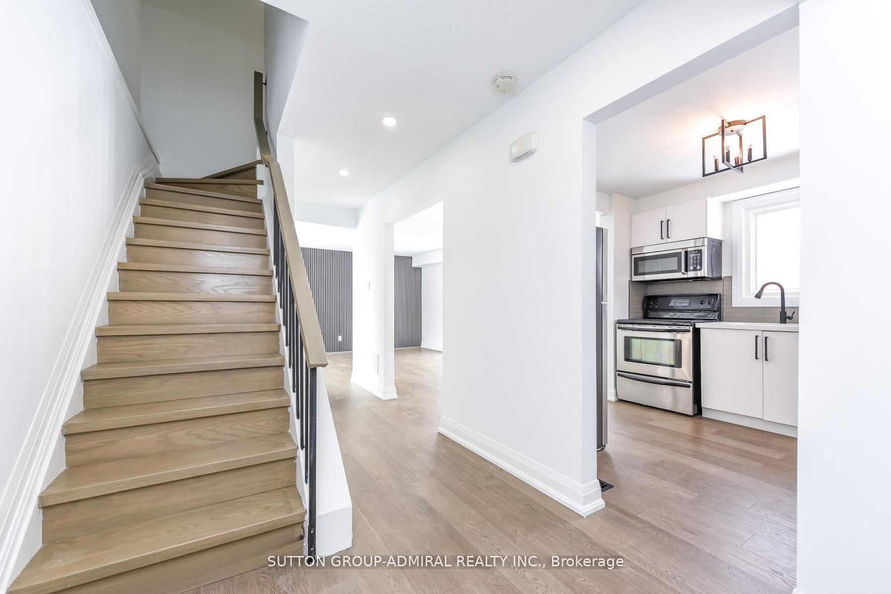 Photo 2 of 4 Hardcastle Court, Brampton, Central Park — HOMEH