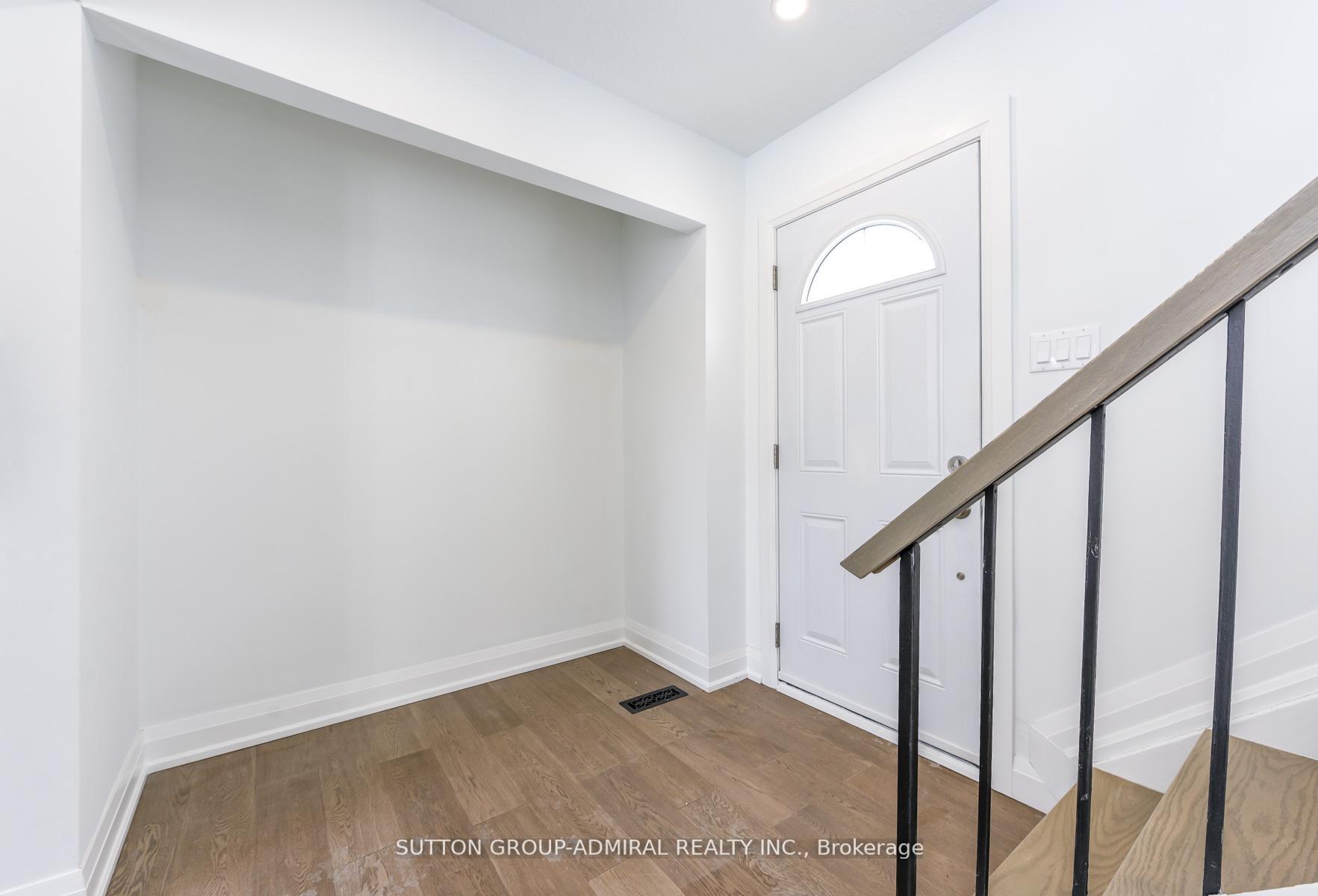 Photo 3 of 4 Hardcastle Court, Brampton, Central Park — HOMEH