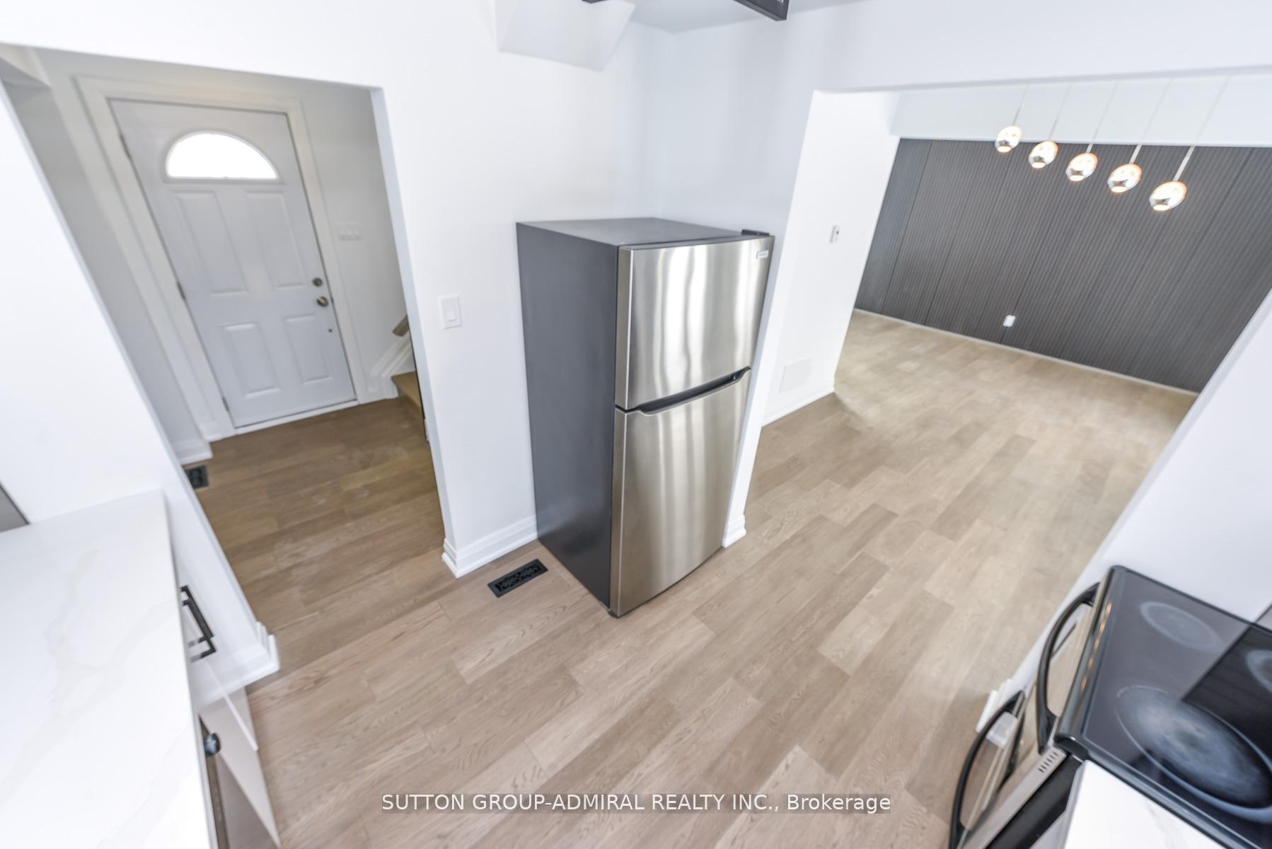 Photo 7 of 4 Hardcastle Court, Brampton, Central Park — HOMEH