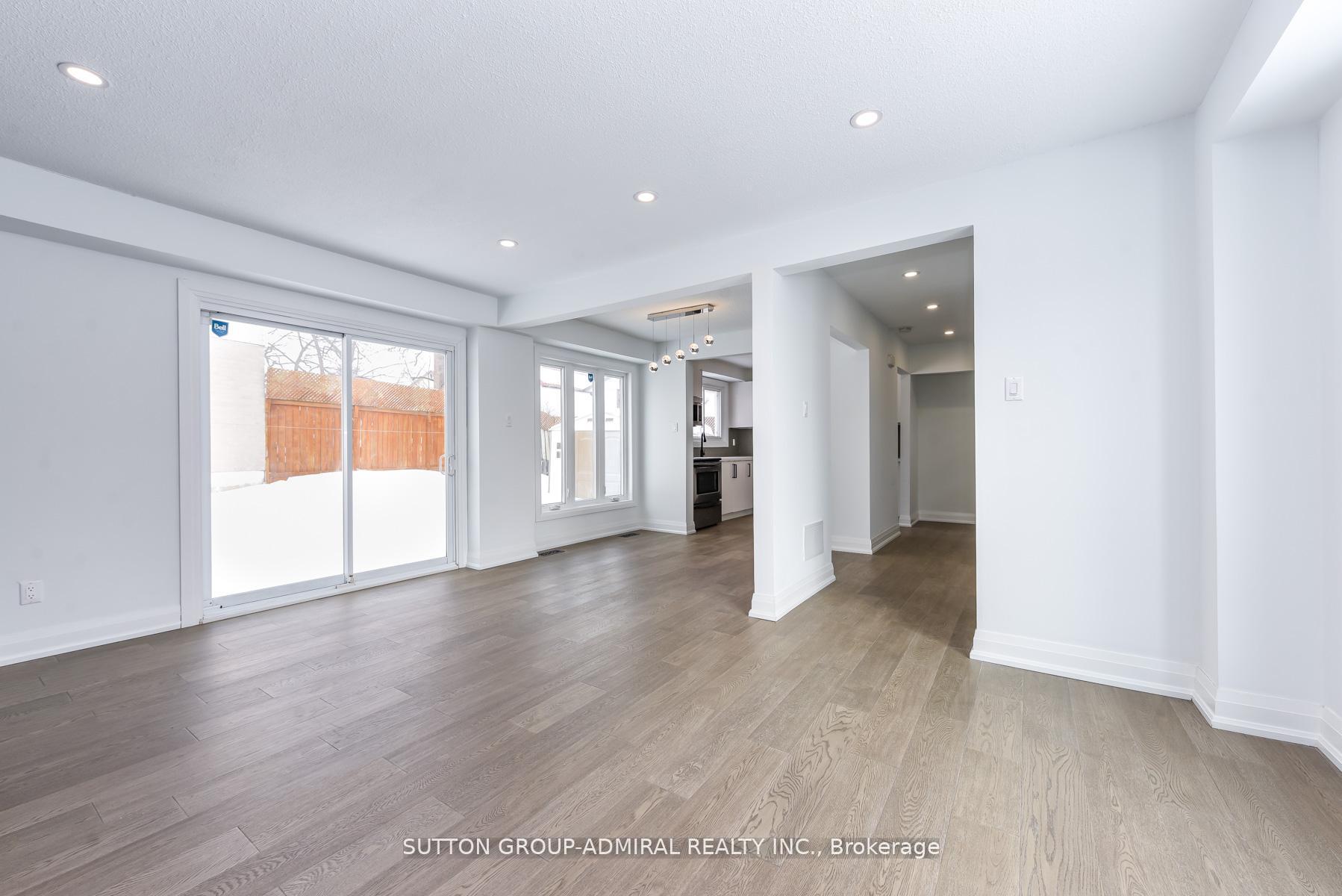 Photo 9 of 4 Hardcastle Court, Brampton, Central Park — HOMEH