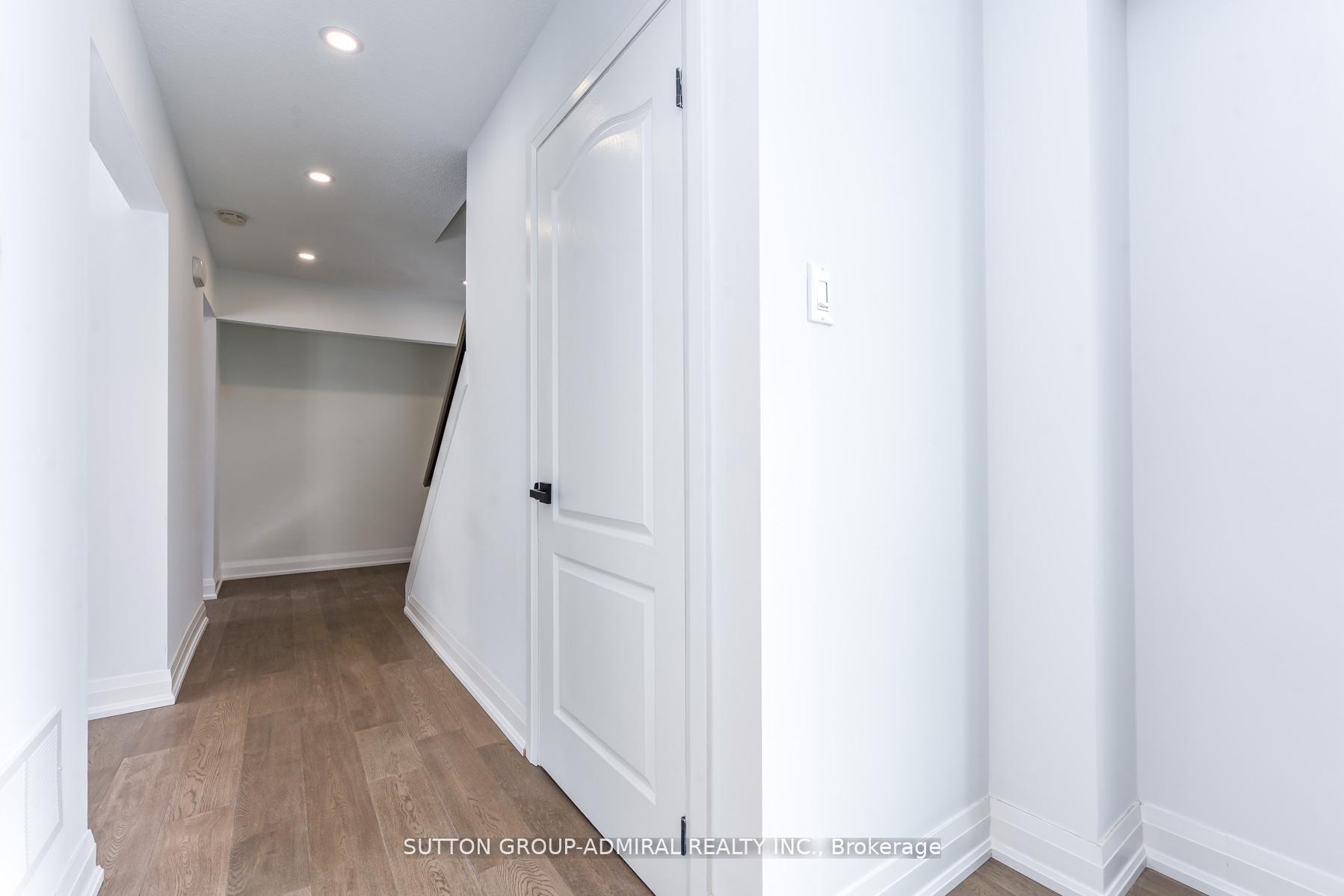 Photo 12 of 4 Hardcastle Court, Brampton, Central Park — HOMEH