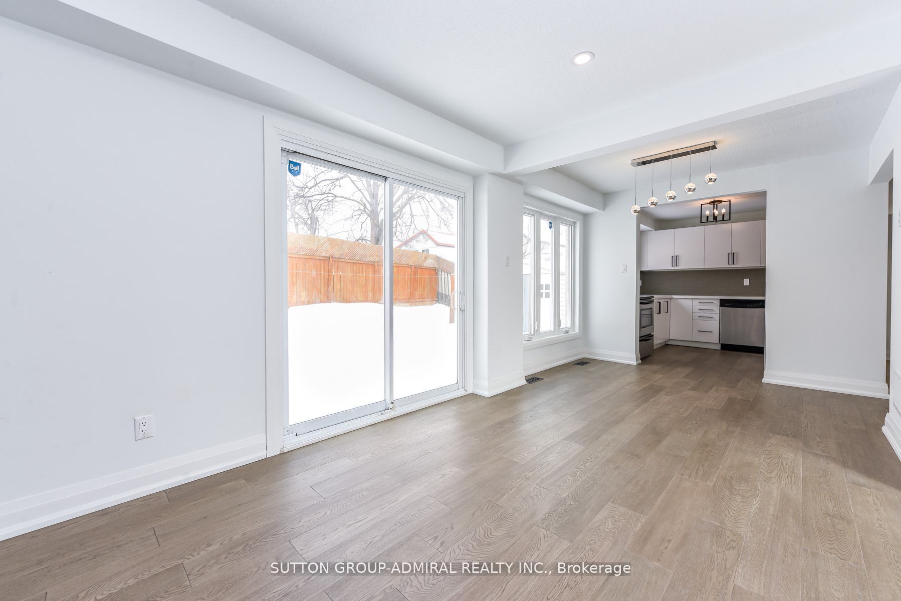 Photo 13 of 4 Hardcastle Court, Brampton, Central Park — HOMEH
