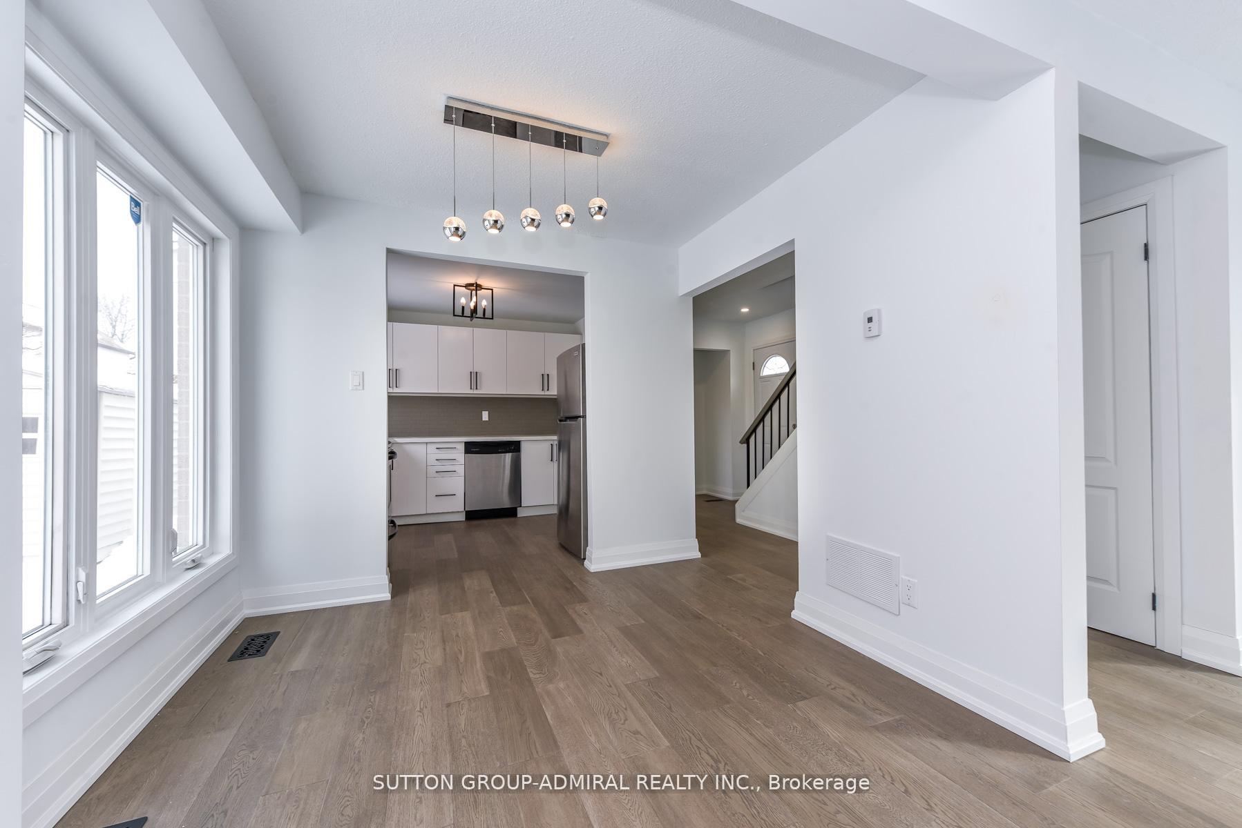 Photo 14 of 4 Hardcastle Court, Brampton, Central Park — HOMEH