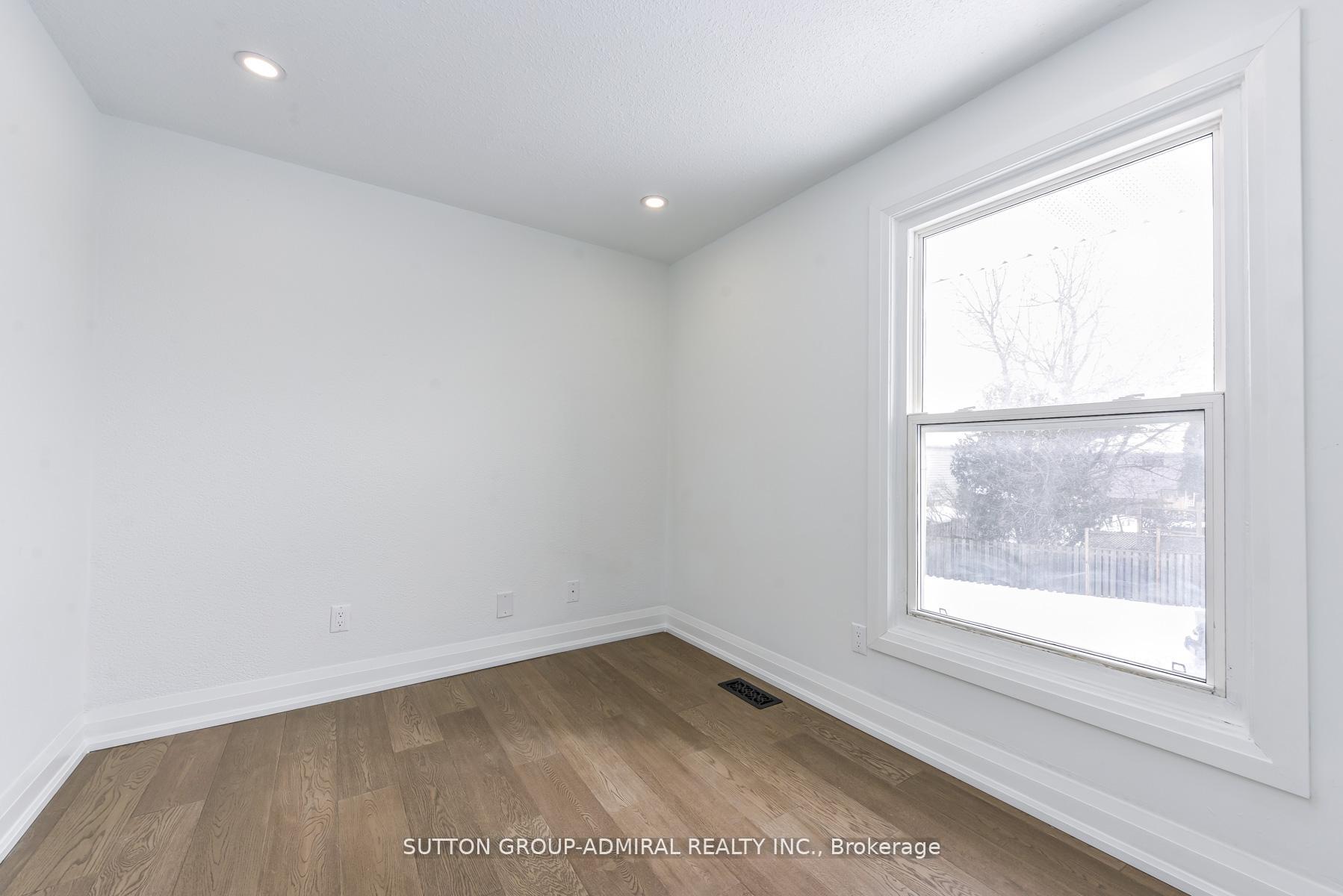 Photo 25 of 4 Hardcastle Court, Brampton, Central Park — HOMEH