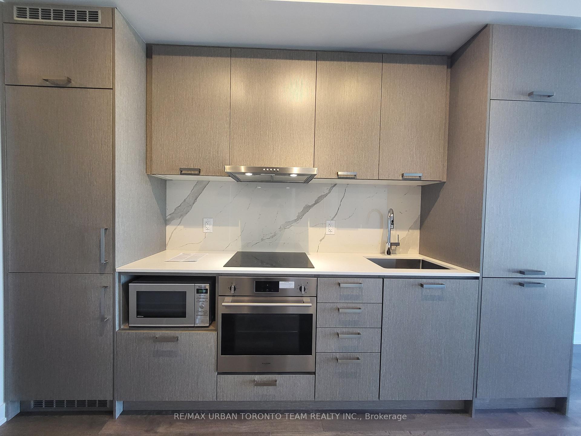 Photo 3 of Unit 601, 38 Honeycrisp Crescent, Vaughan, Vaughan Corporate Centre — HOMEH