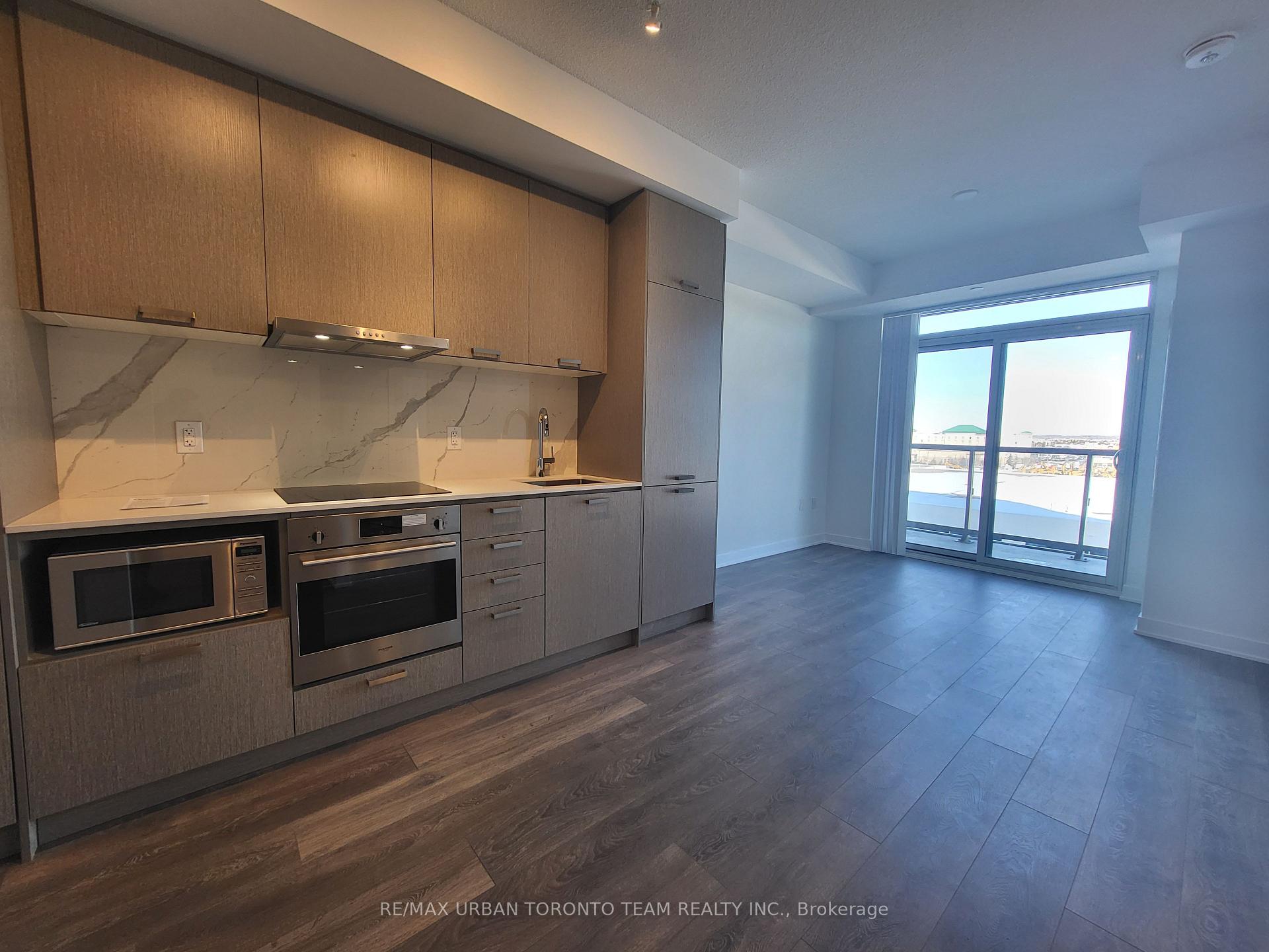 Photo 4 of Unit 601, 38 Honeycrisp Crescent, Vaughan, Vaughan Corporate Centre — HOMEH