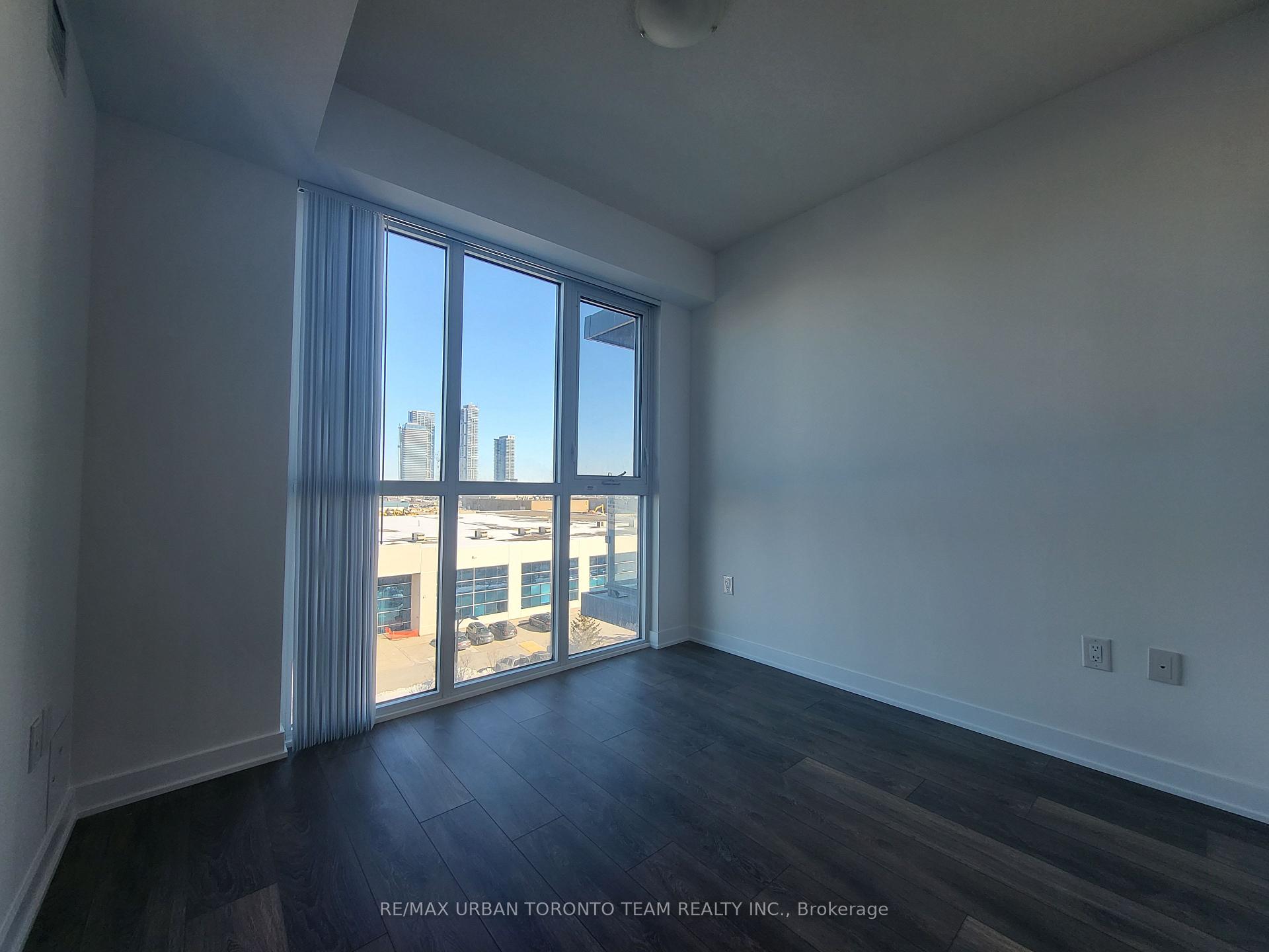 Photo 7 of Unit 601, 38 Honeycrisp Crescent, Vaughan, Vaughan Corporate Centre — HOMEH