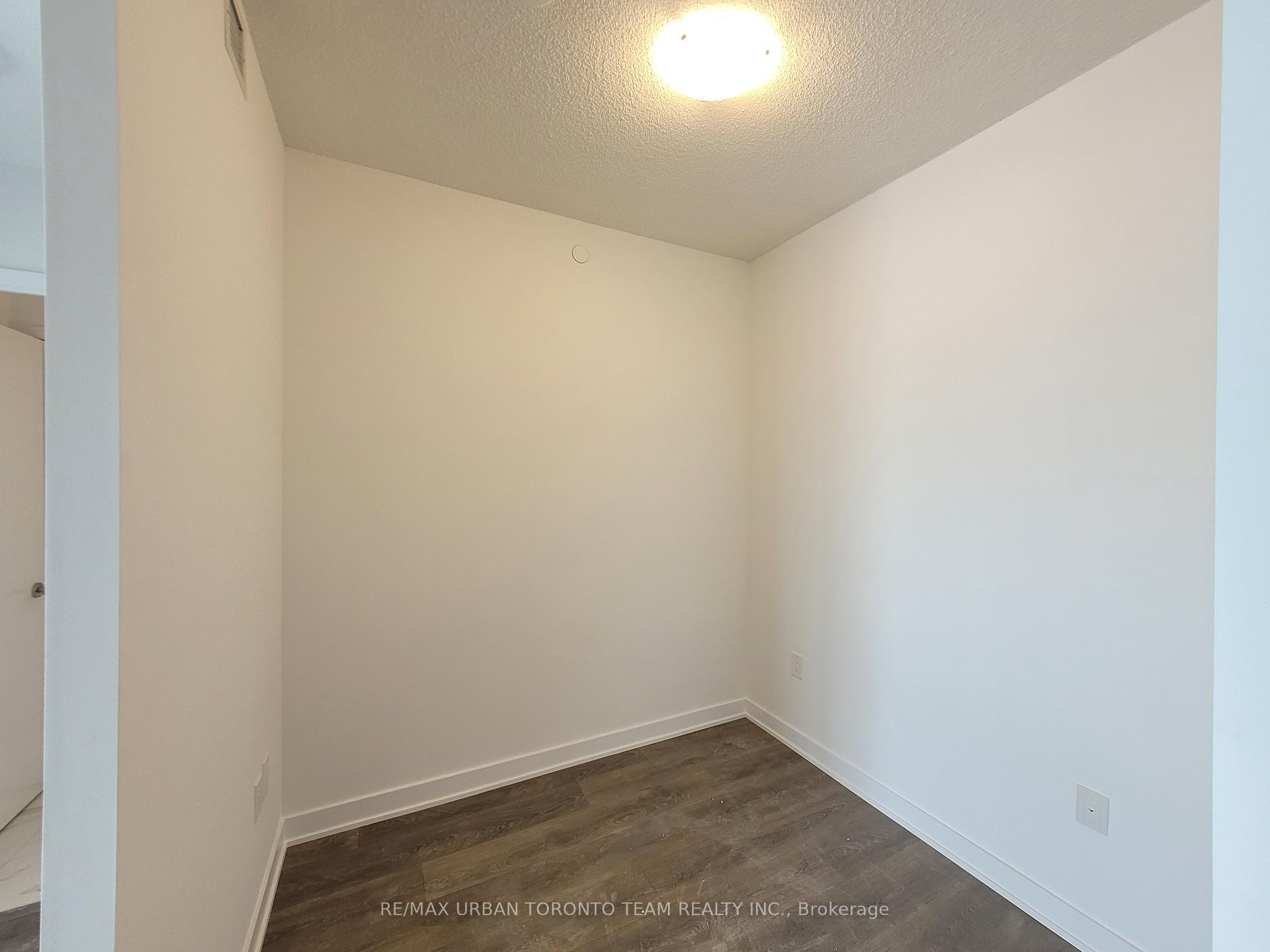 Photo 9 of Unit 601, 38 Honeycrisp Crescent, Vaughan, Vaughan Corporate Centre — HOMEH