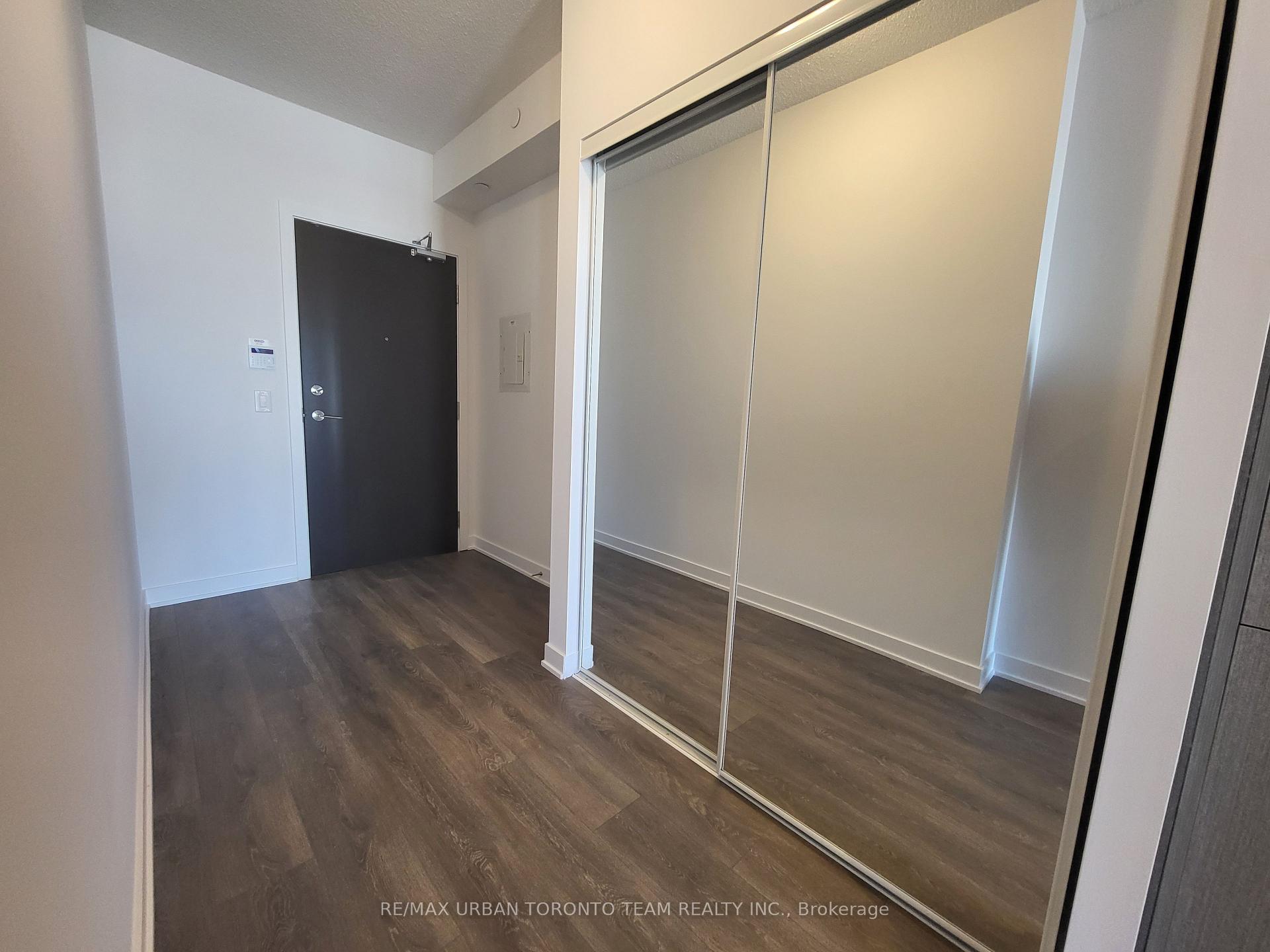 Photo 13 of Unit 601, 38 Honeycrisp Crescent, Vaughan, Vaughan Corporate Centre — HOMEH