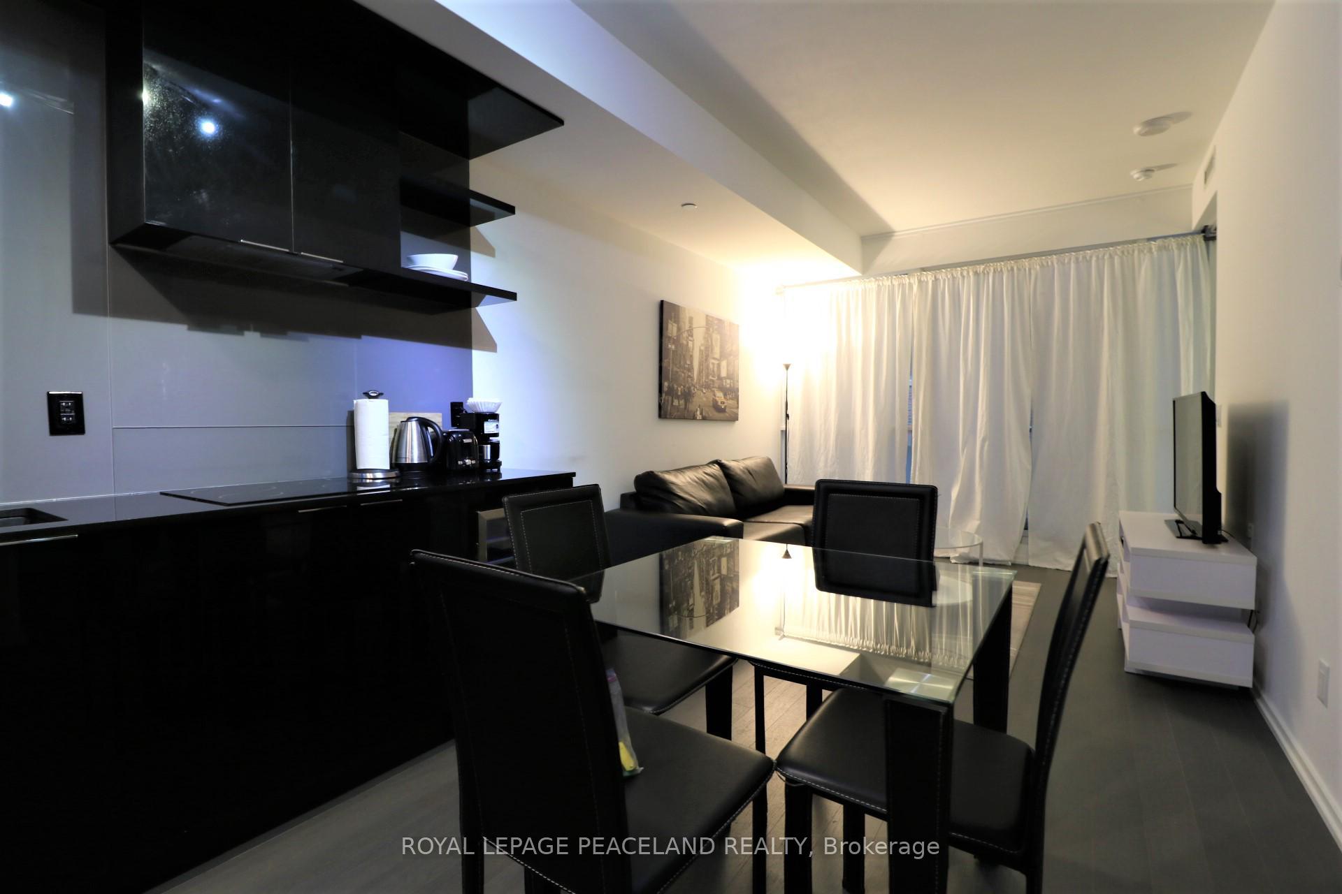Photo 3 of Unit 809, 70 Temperance Street, Toronto, Bay Street Corridor — HOMEH