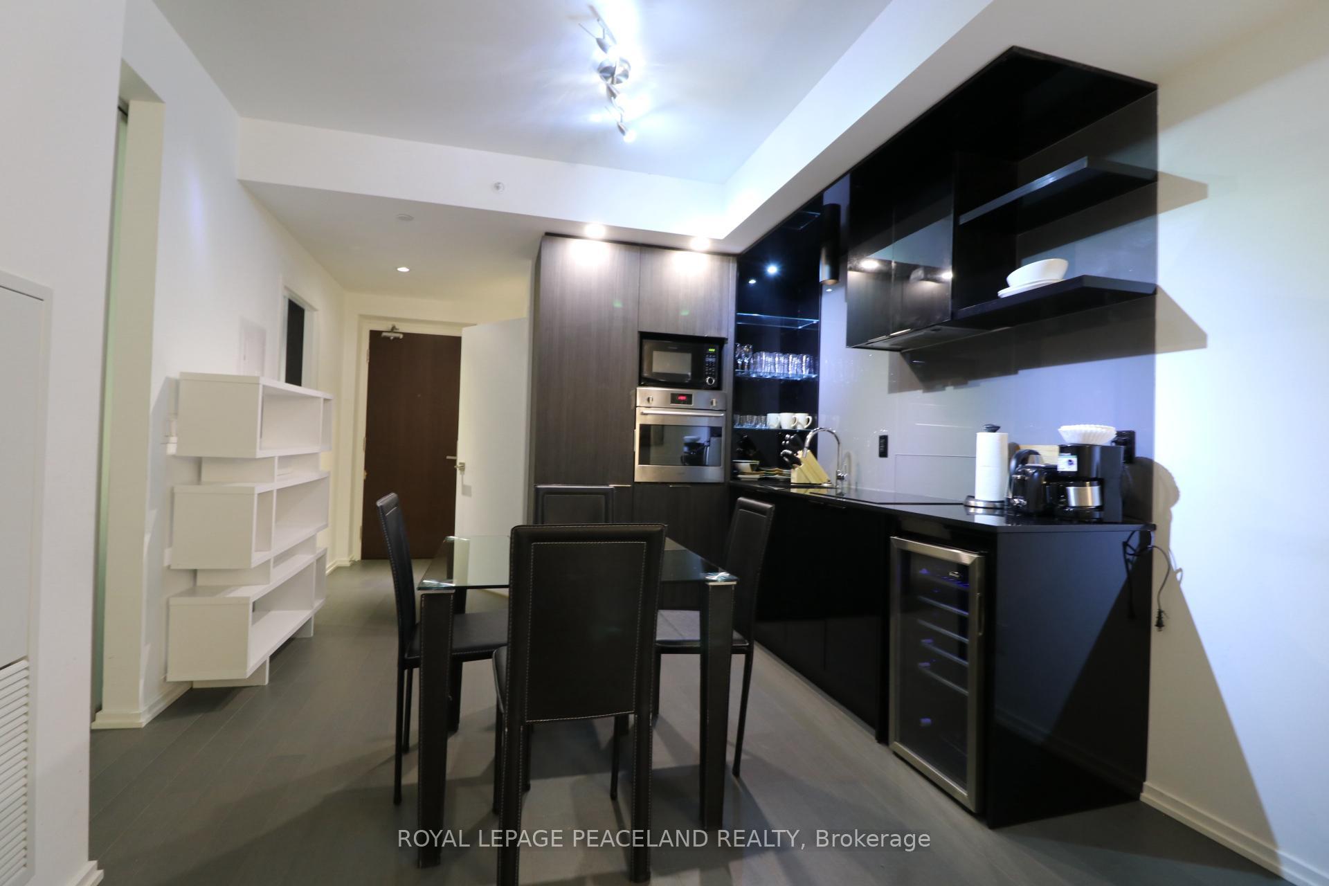 Photo 4 of Unit 809, 70 Temperance Street, Toronto, Bay Street Corridor — HOMEH